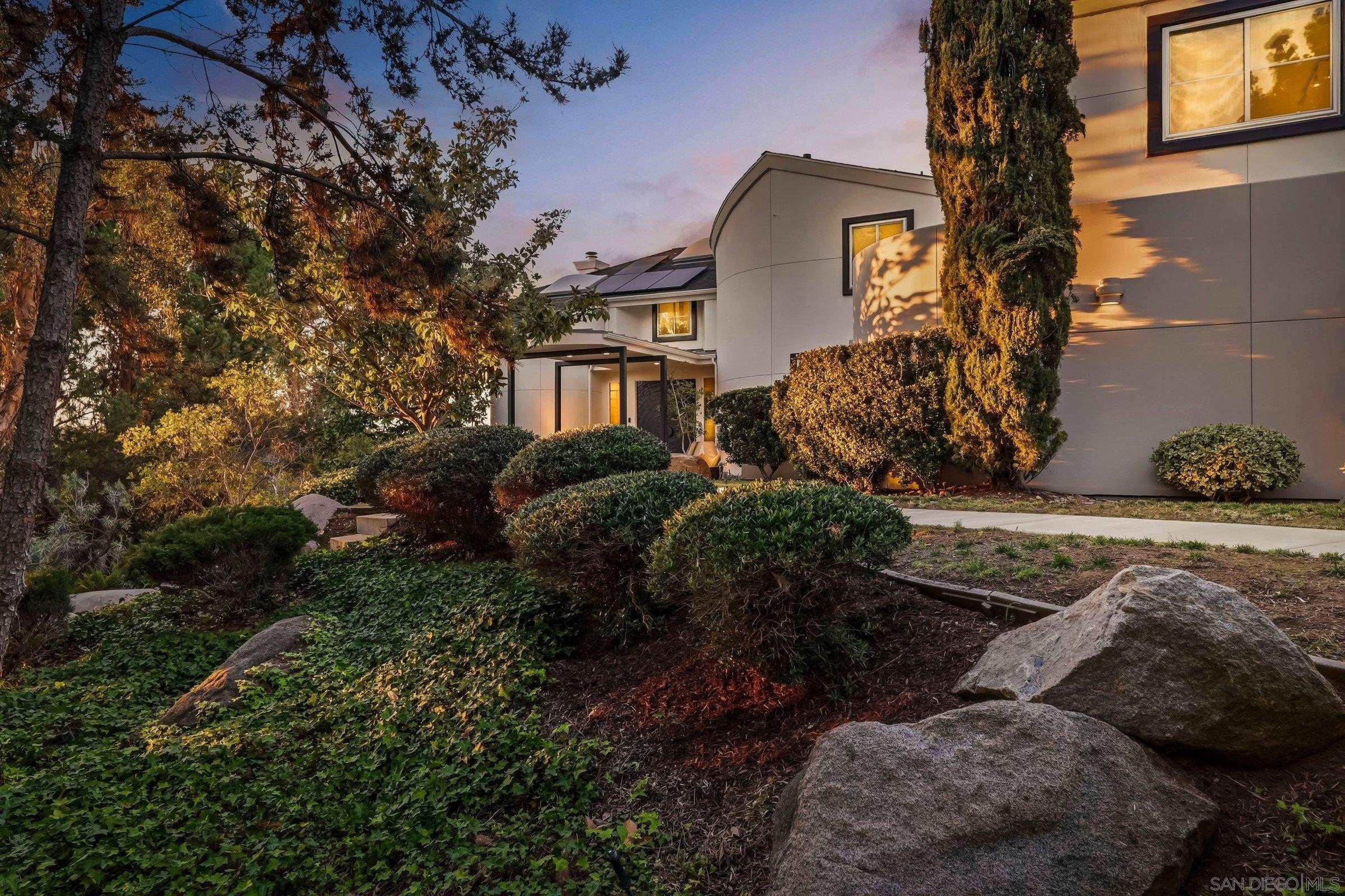 Detail Gallery Image 6 of 53 For 13024  Olmeda Court, San Diego,  CA 92128 - 4 Beds | 4 Baths