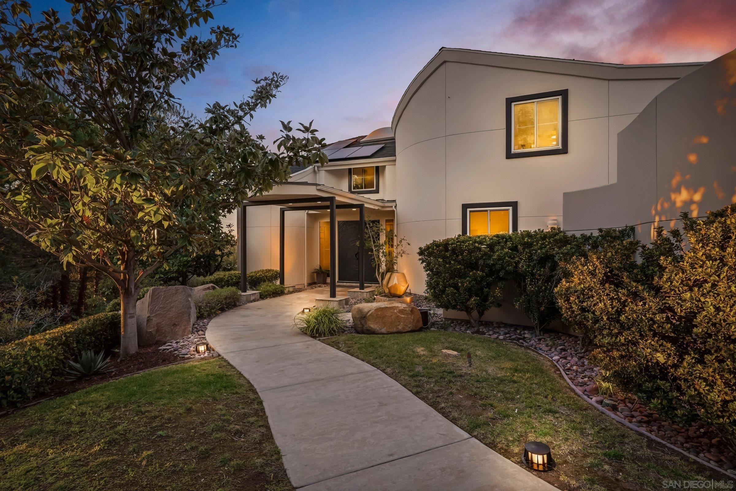 Detail Gallery Image 7 of 53 For 13024  Olmeda Court, San Diego,  CA 92128 - 4 Beds | 4 Baths