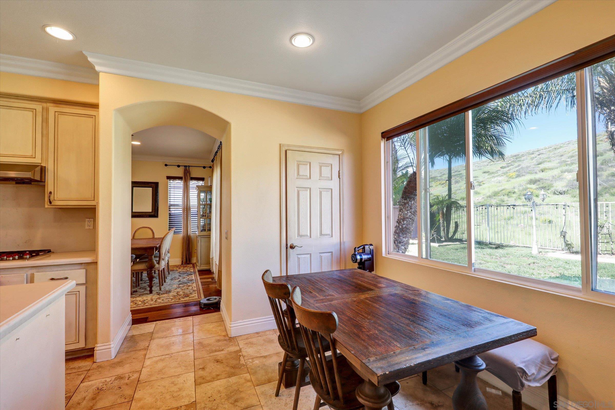 Detail Gallery Image 11 of 40 For 2493  Crooked Trail Rd, Chula Vista,  CA 91914 - 5 Beds | 3 Baths