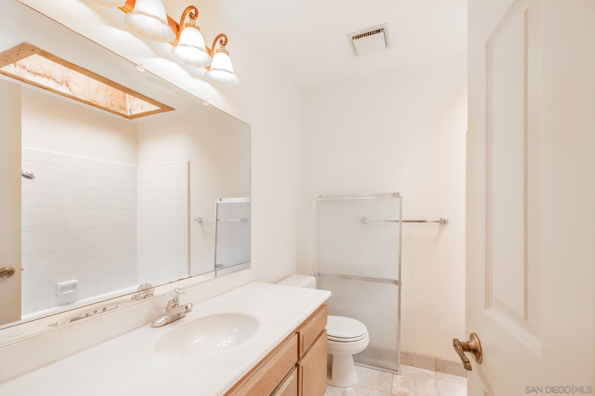 Detail Gallery Image 17 of 19 For 26062  Ramjit Ct, Lake Forest,  CA 92630 - 4 Beds | 2/1 Baths