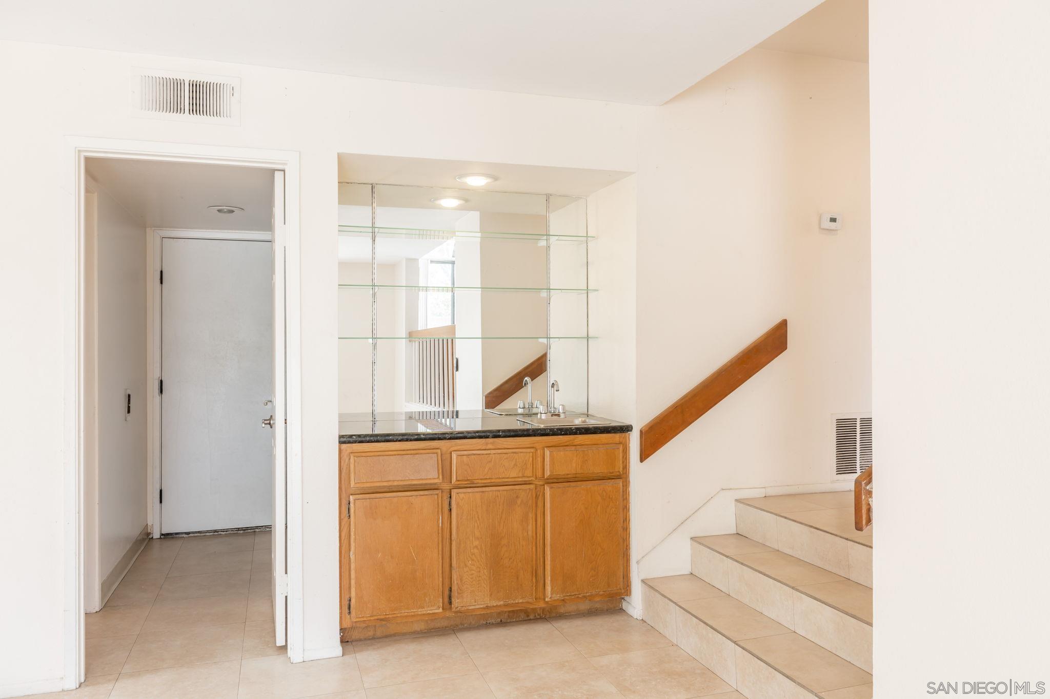 Detail Gallery Image 9 of 19 For 26062  Ramjit Ct, Lake Forest,  CA 92630 - 4 Beds | 2/1 Baths