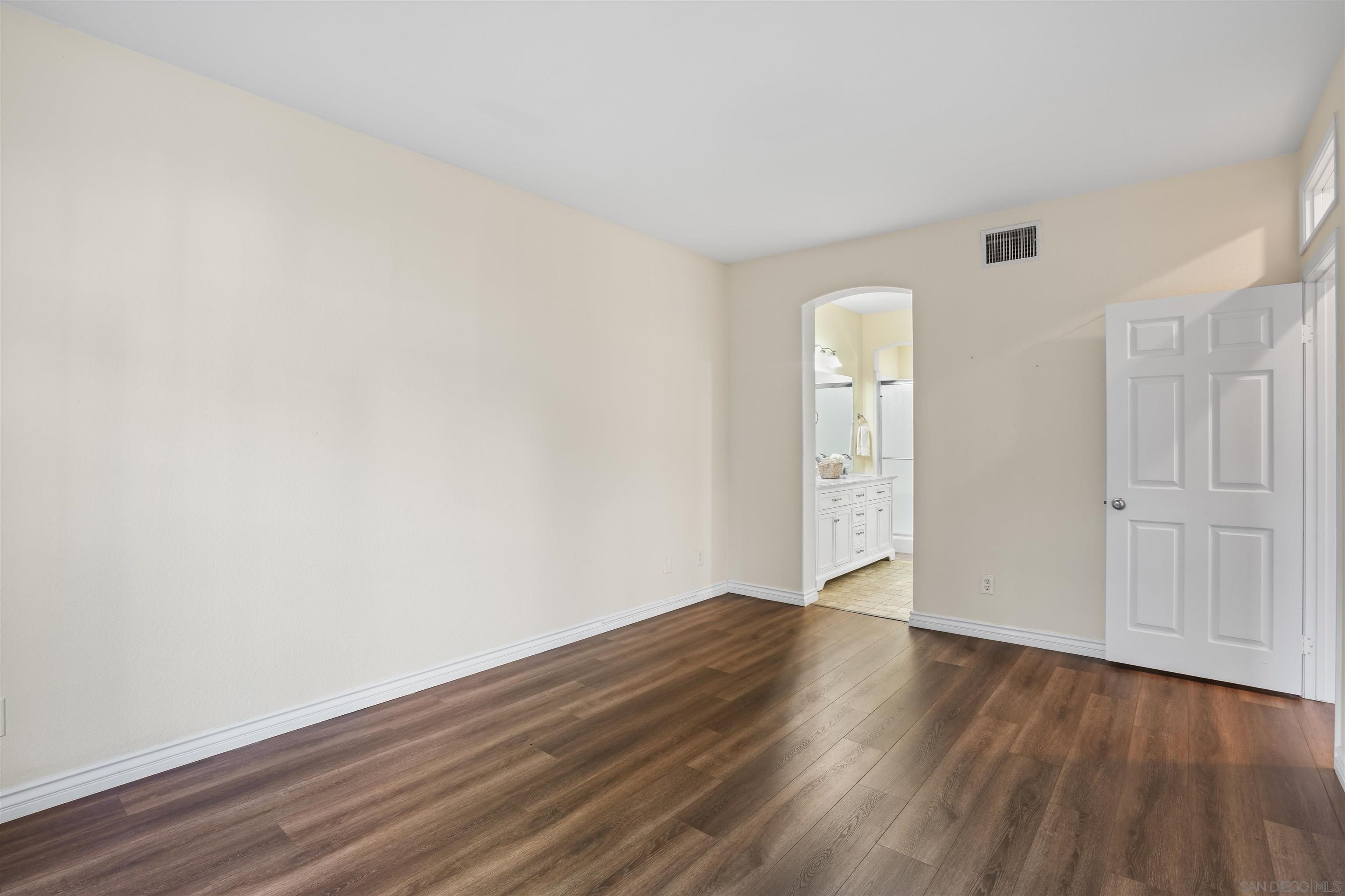 Detail Gallery Image 12 of 23 For 12670  Springbrook Dr  #D,  San Diego,  CA 92128 - 3 Beds | 2 Baths