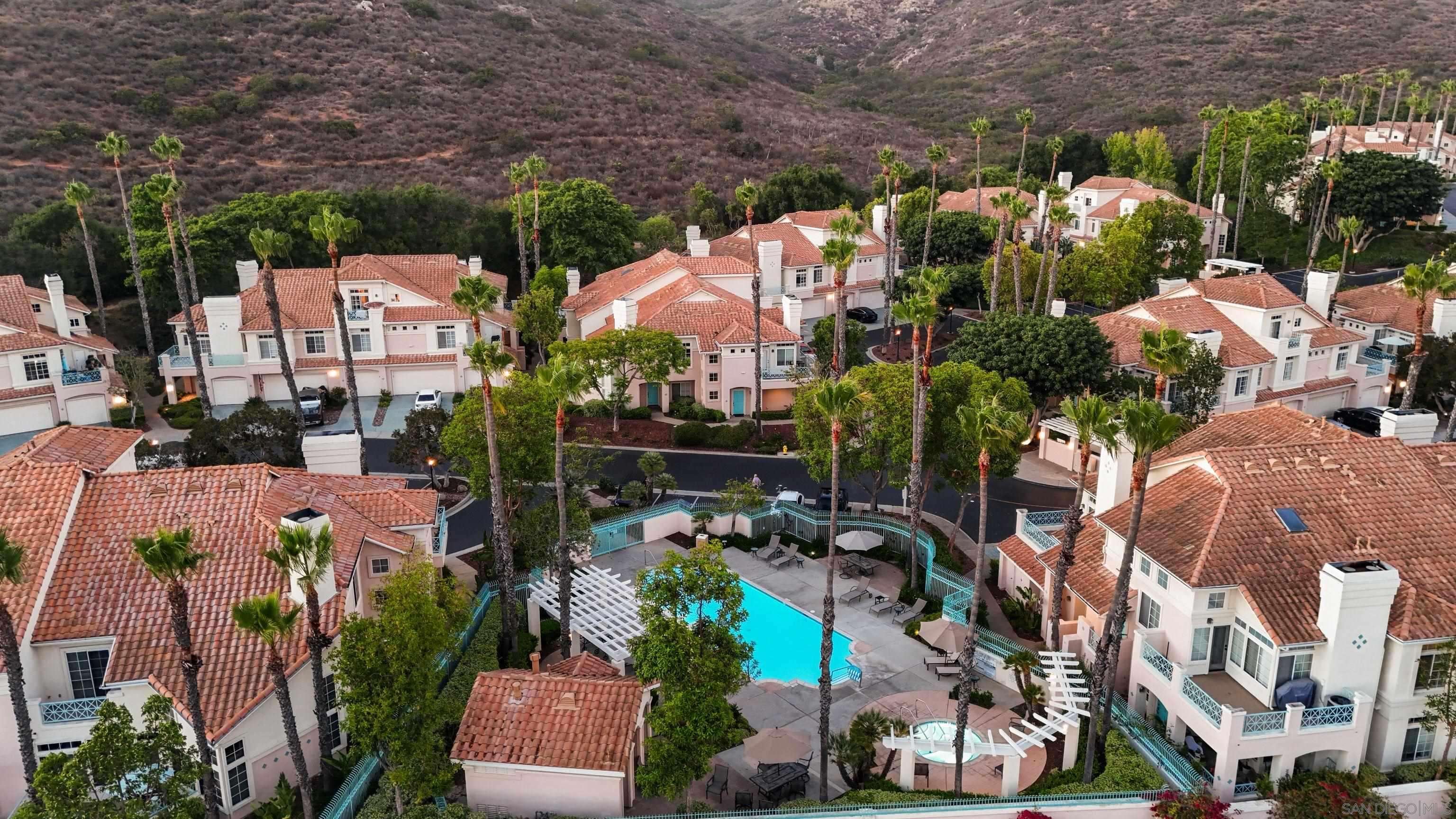 Detail Gallery Image 21 of 23 For 12670  Springbrook Dr  #D,  San Diego,  CA 92128 - 3 Beds | 2 Baths