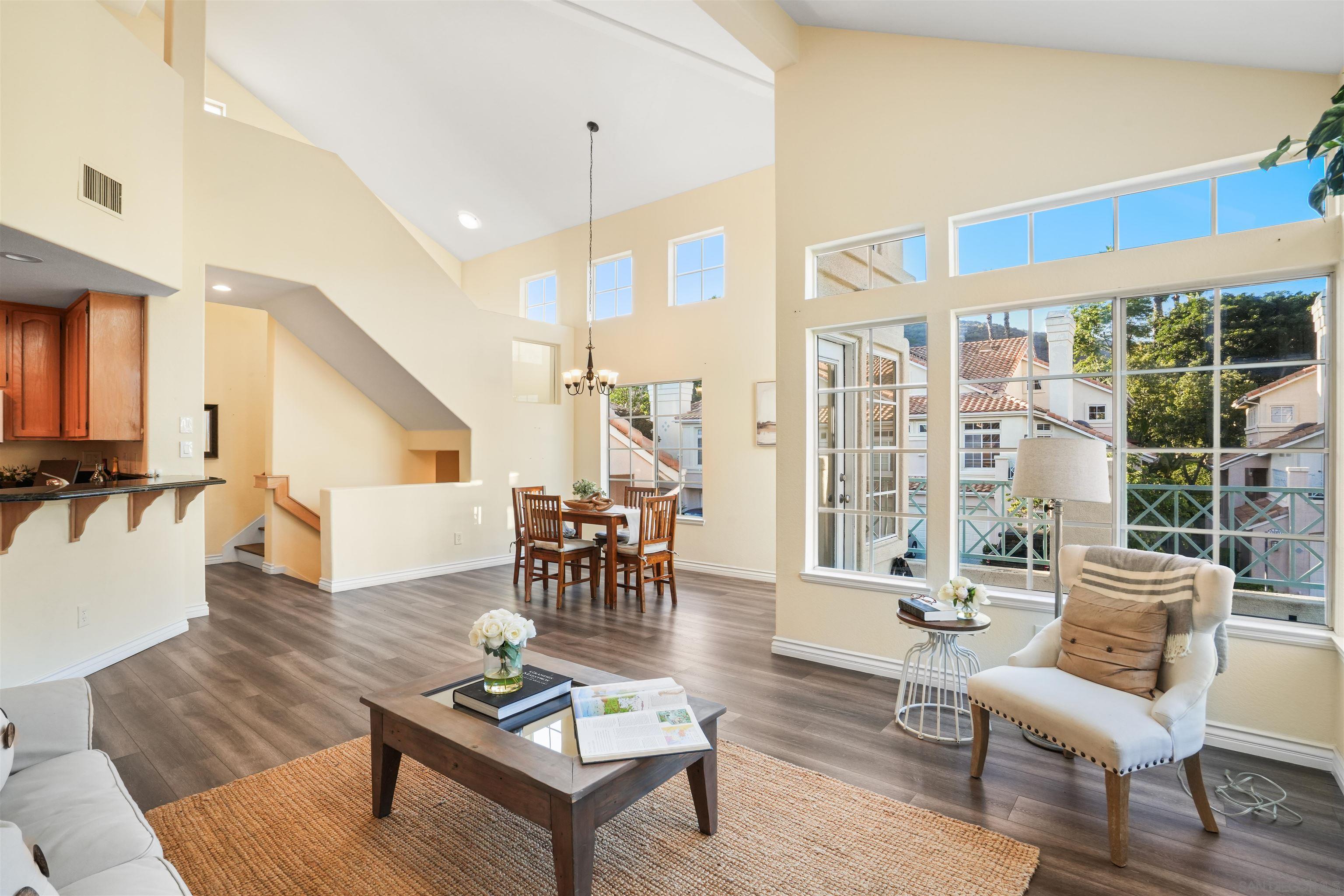 Detail Gallery Image 6 of 23 For 12670  Springbrook Dr  #D,  San Diego,  CA 92128 - 3 Beds | 2 Baths