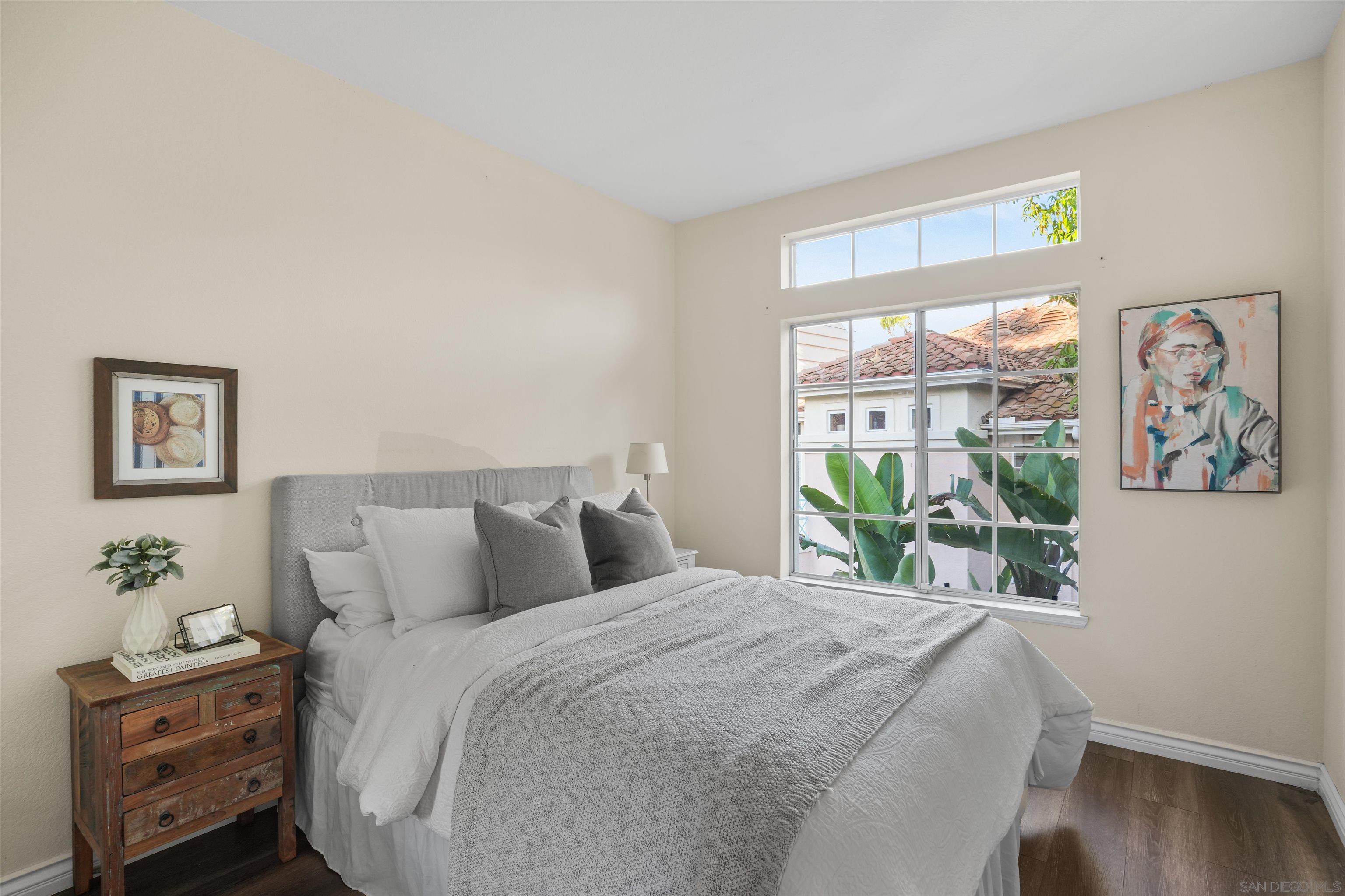 Detail Gallery Image 9 of 23 For 12670  Springbrook Dr  #D,  San Diego,  CA 92128 - 3 Beds | 2 Baths
