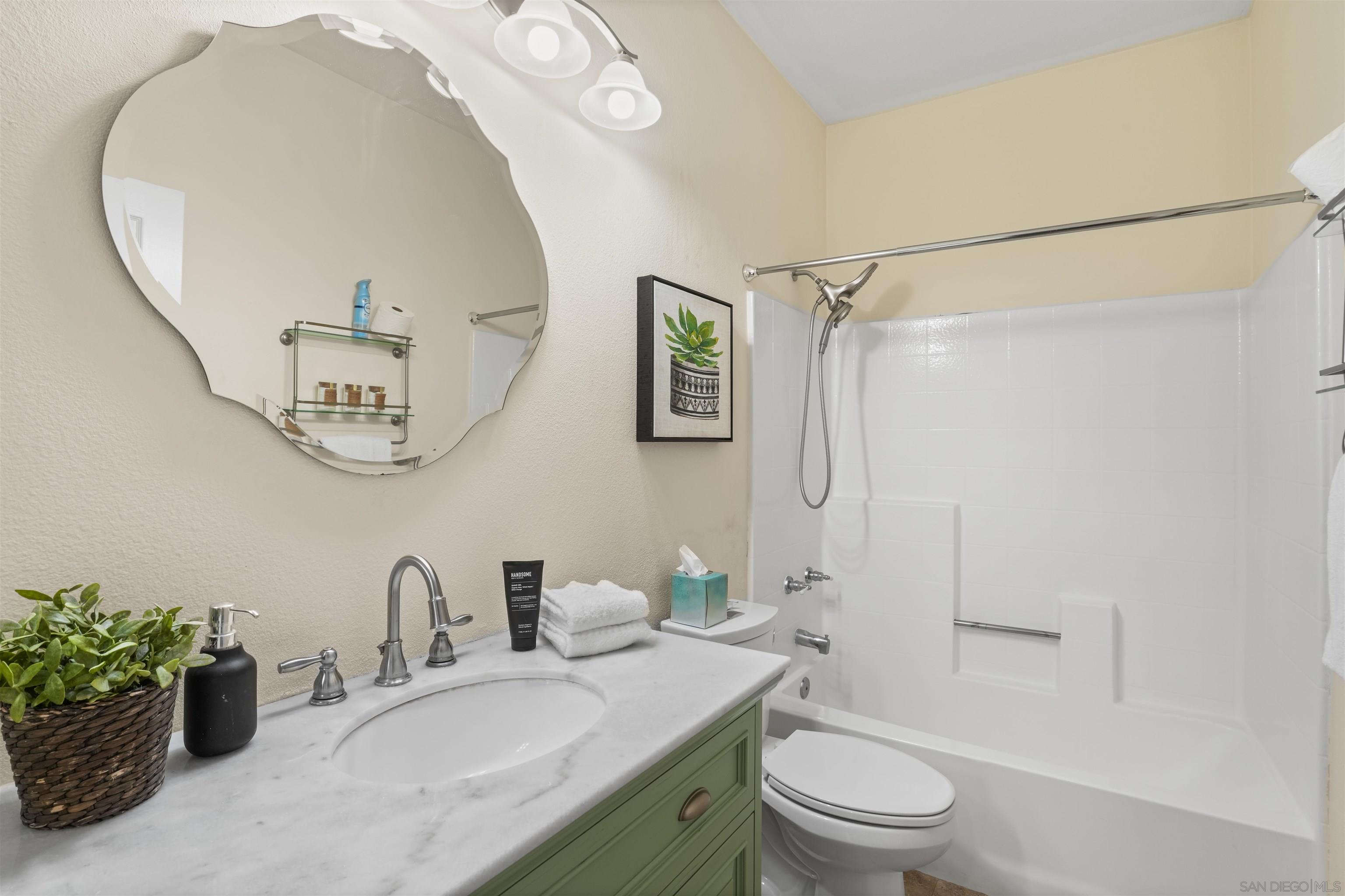 Detail Gallery Image 10 of 23 For 12670  Springbrook Dr  #D,  San Diego,  CA 92128 - 3 Beds | 2 Baths