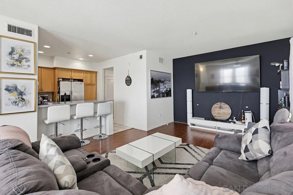 Detail Gallery Image 16 of 59 For 5427  Soho View Ter, San Diego,  CA 92105 - 3 Beds | 2/2 Baths