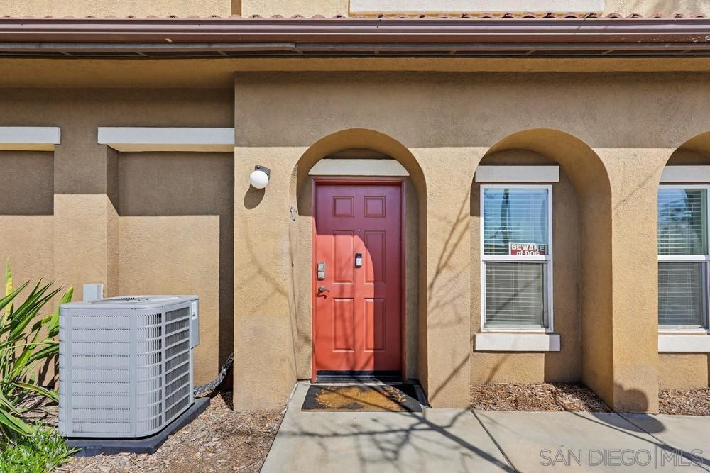 Detail Gallery Image 3 of 59 For 5427  Soho View Ter, San Diego,  CA 92105 - 3 Beds | 2/2 Baths