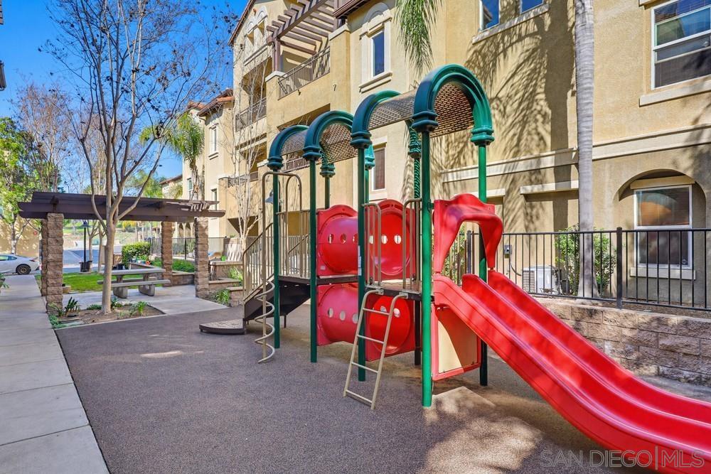 Detail Gallery Image 49 of 59 For 5427  Soho View Ter, San Diego,  CA 92105 - 3 Beds | 2/2 Baths