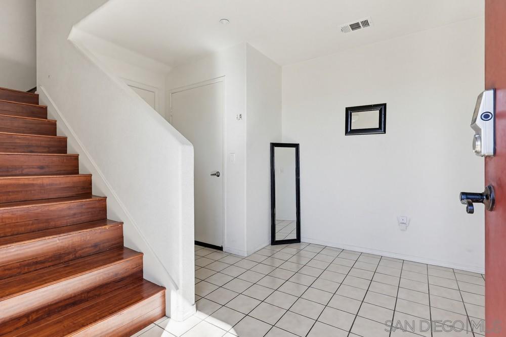 Detail Gallery Image 6 of 59 For 5427  Soho View Ter, San Diego,  CA 92105 - 3 Beds | 2/2 Baths