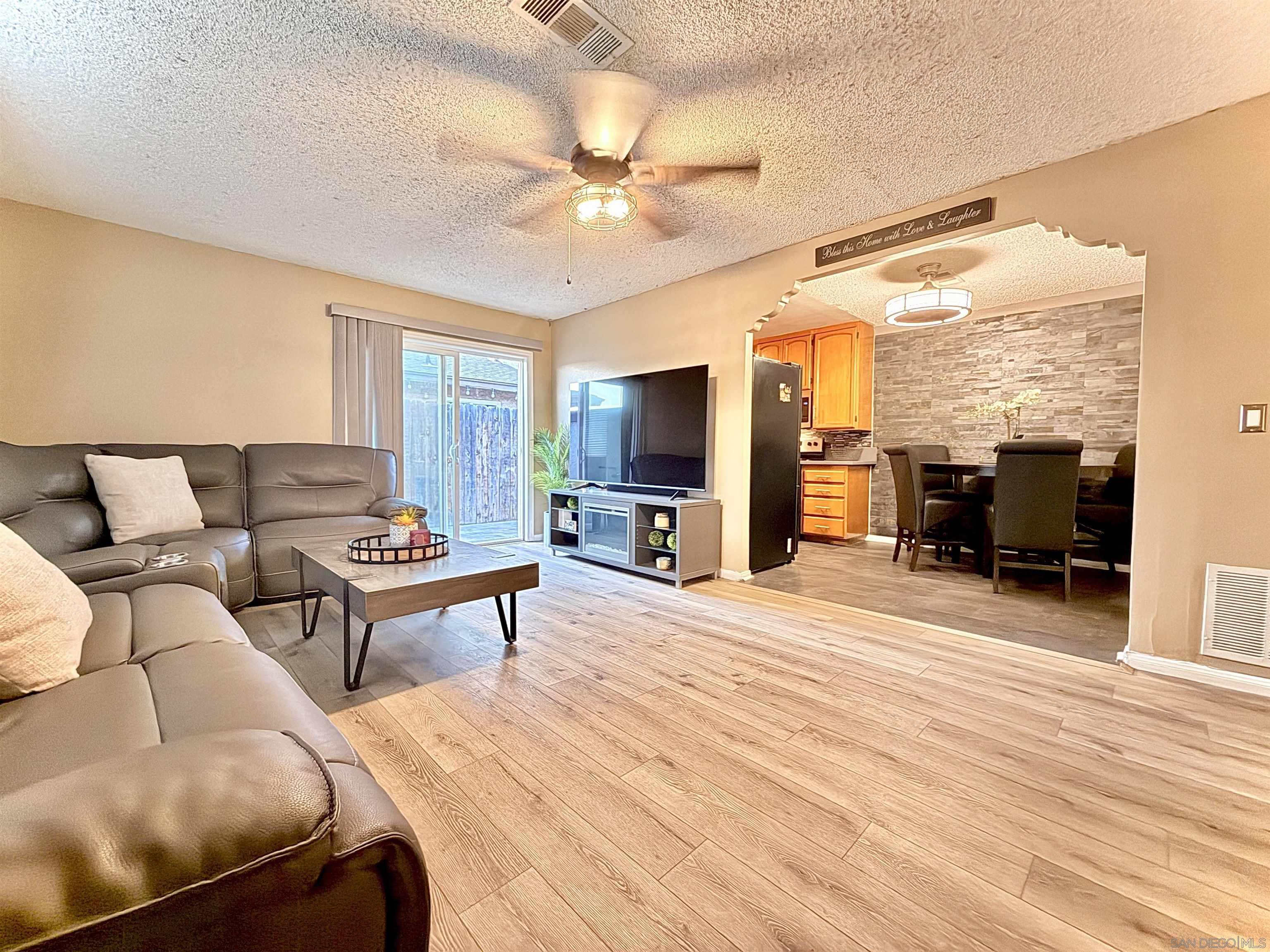 Detail Gallery Image 12 of 22 For 321  Sun Ct, El Cajon,  CA 92021 - 3 Beds | 1 Baths