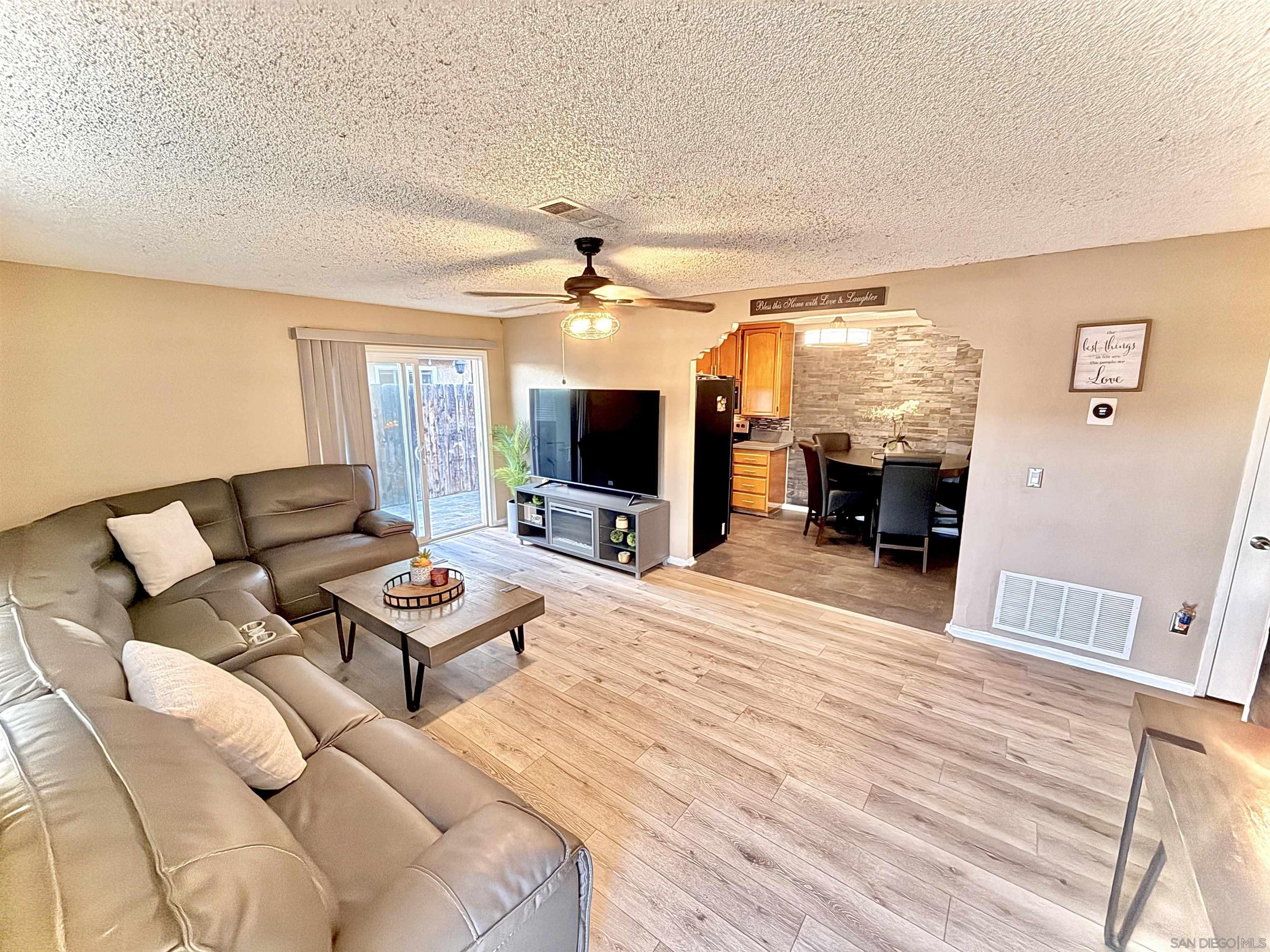 Detail Gallery Image 9 of 22 For 321  Sun Ct, El Cajon,  CA 92021 - 3 Beds | 1 Baths