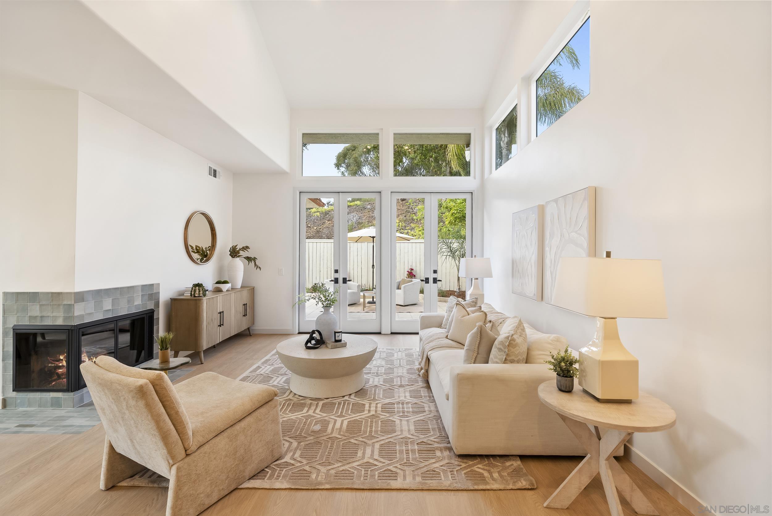 Detail Gallery Image 11 of 44 For 5825  Caminito Del Estio, La Jolla,  CA 92037 - 3 Beds | 2/1 Baths