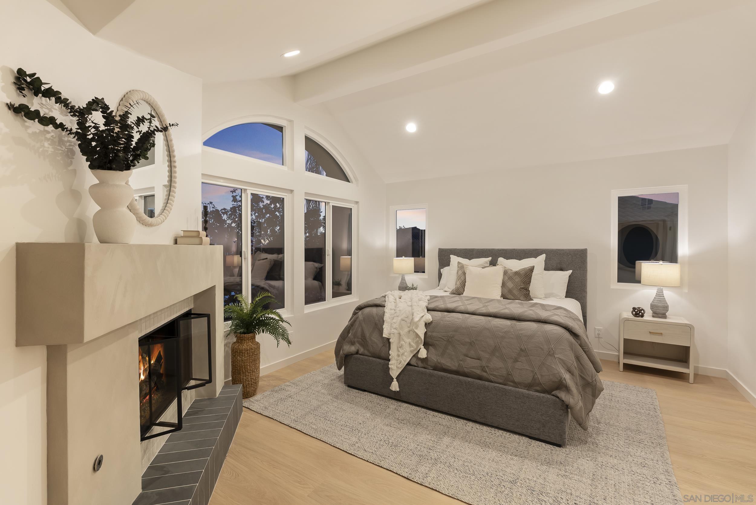 Detail Gallery Image 14 of 44 For 5825  Caminito Del Estio, La Jolla,  CA 92037 - 3 Beds | 2/1 Baths