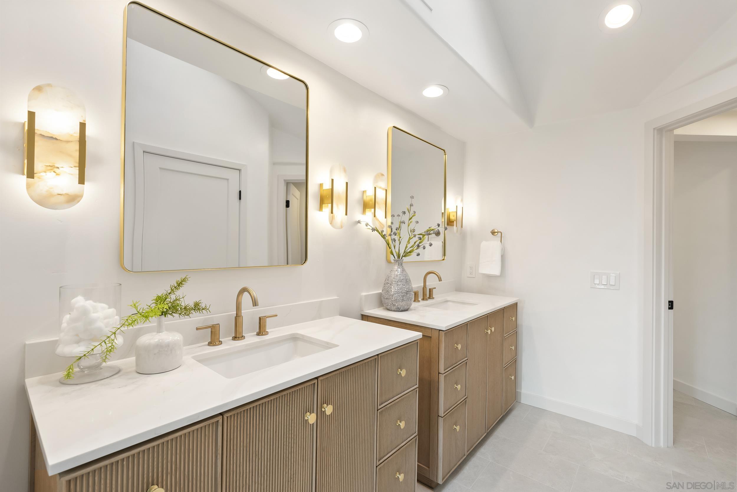 Detail Gallery Image 20 of 44 For 5825  Caminito Del Estio, La Jolla,  CA 92037 - 3 Beds | 2/1 Baths