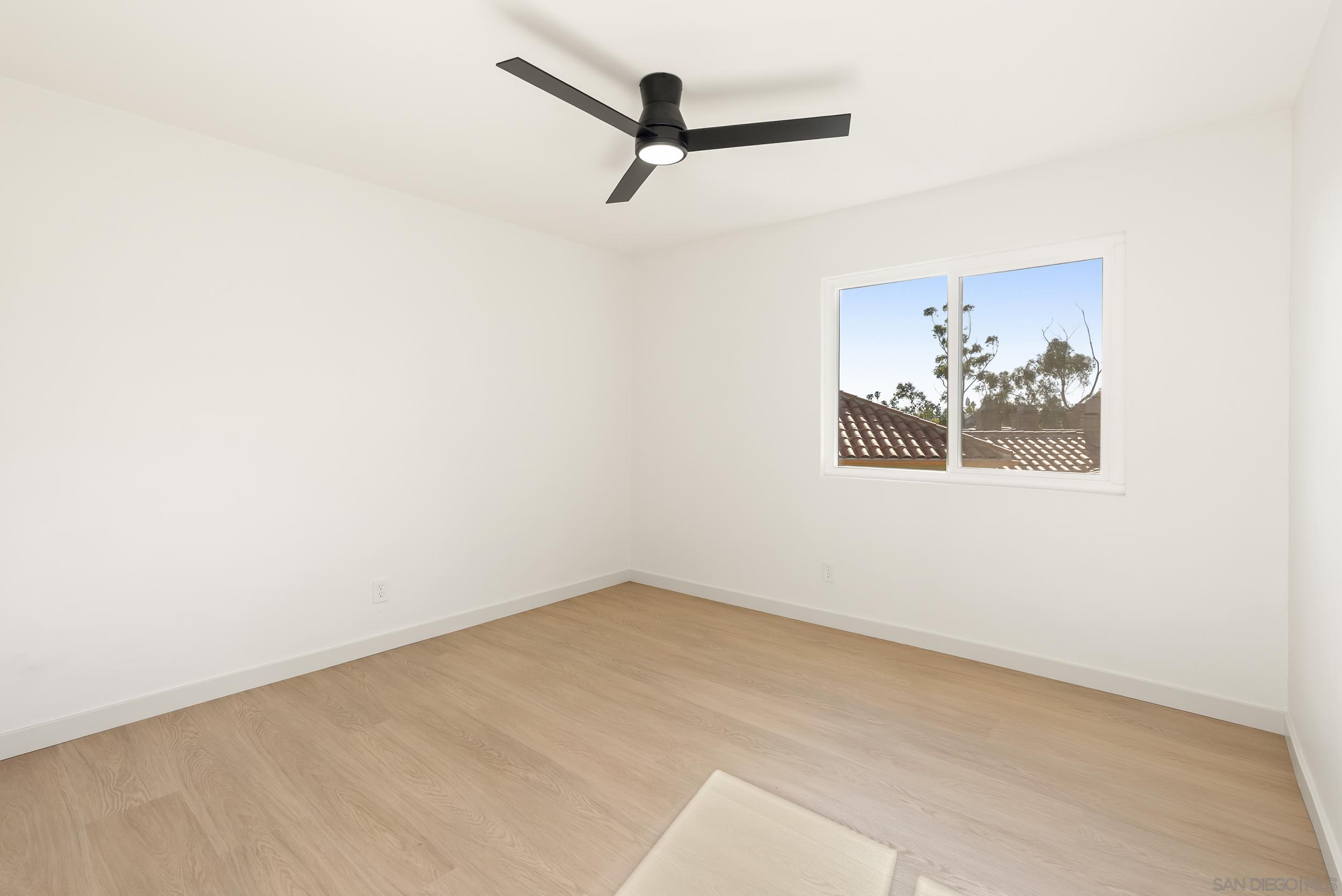 Detail Gallery Image 21 of 44 For 5825  Caminito Del Estio, La Jolla,  CA 92037 - 3 Beds | 2/1 Baths