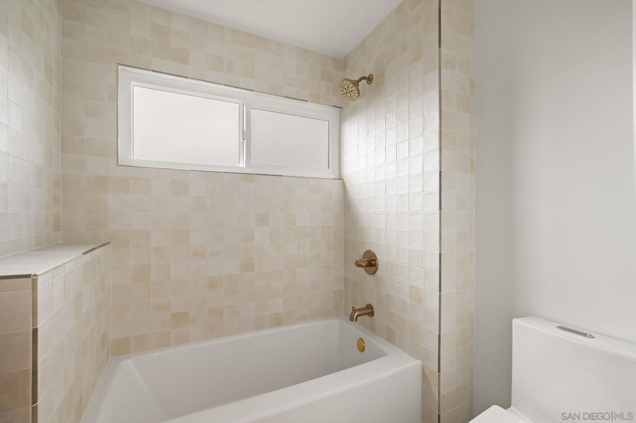 Detail Gallery Image 24 of 44 For 5825  Caminito Del Estio, La Jolla,  CA 92037 - 3 Beds | 2/1 Baths