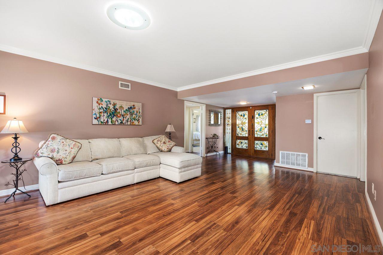 Detail Gallery Image 11 of 49 For 12007  Bajada Rd, San Diego,  CA 92128 - 3 Beds | 2 Baths