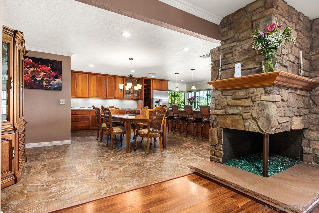 Detail Gallery Image 12 of 49 For 12007  Bajada Rd, San Diego,  CA 92128 - 3 Beds | 2 Baths