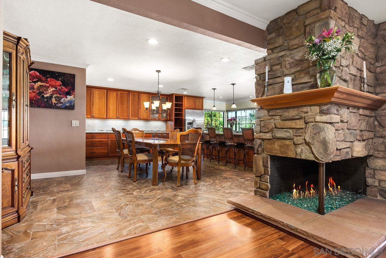 Detail Gallery Image 13 of 49 For 12007  Bajada Rd, San Diego,  CA 92128 - 3 Beds | 2 Baths