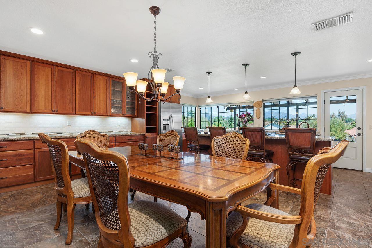 Detail Gallery Image 15 of 49 For 12007  Bajada Rd, San Diego,  CA 92128 - 3 Beds | 2 Baths