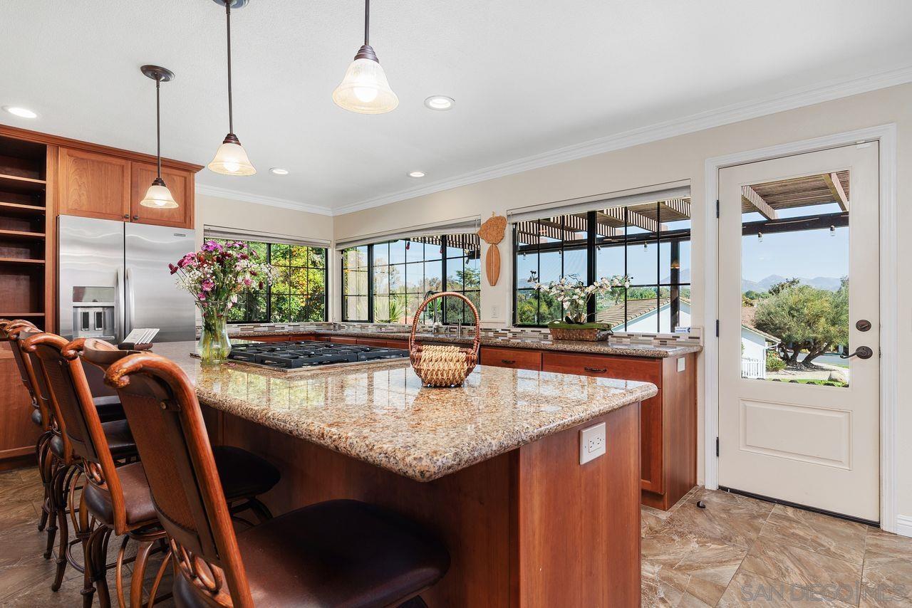 Detail Gallery Image 16 of 49 For 12007  Bajada Rd, San Diego,  CA 92128 - 3 Beds | 2 Baths