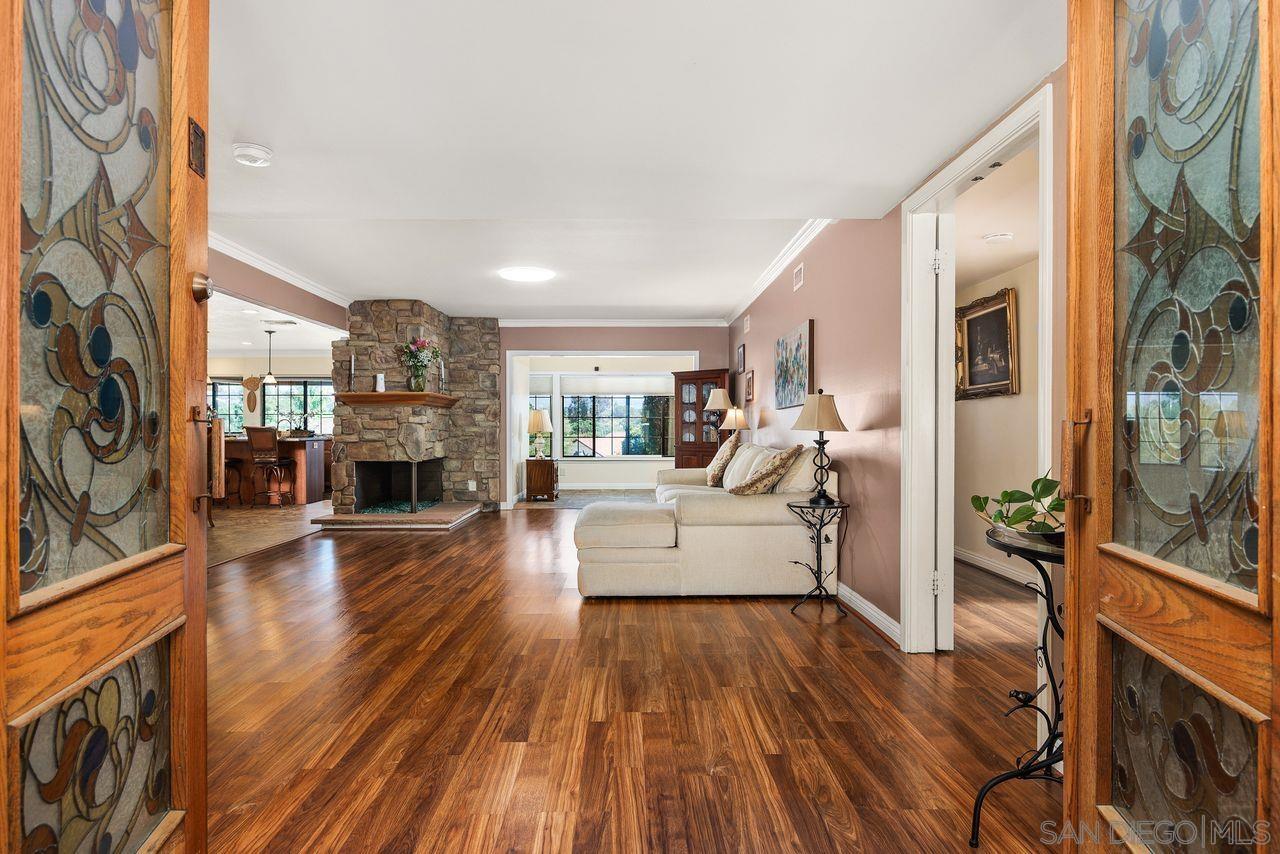 Detail Gallery Image 6 of 49 For 12007  Bajada Rd, San Diego,  CA 92128 - 3 Beds | 2 Baths