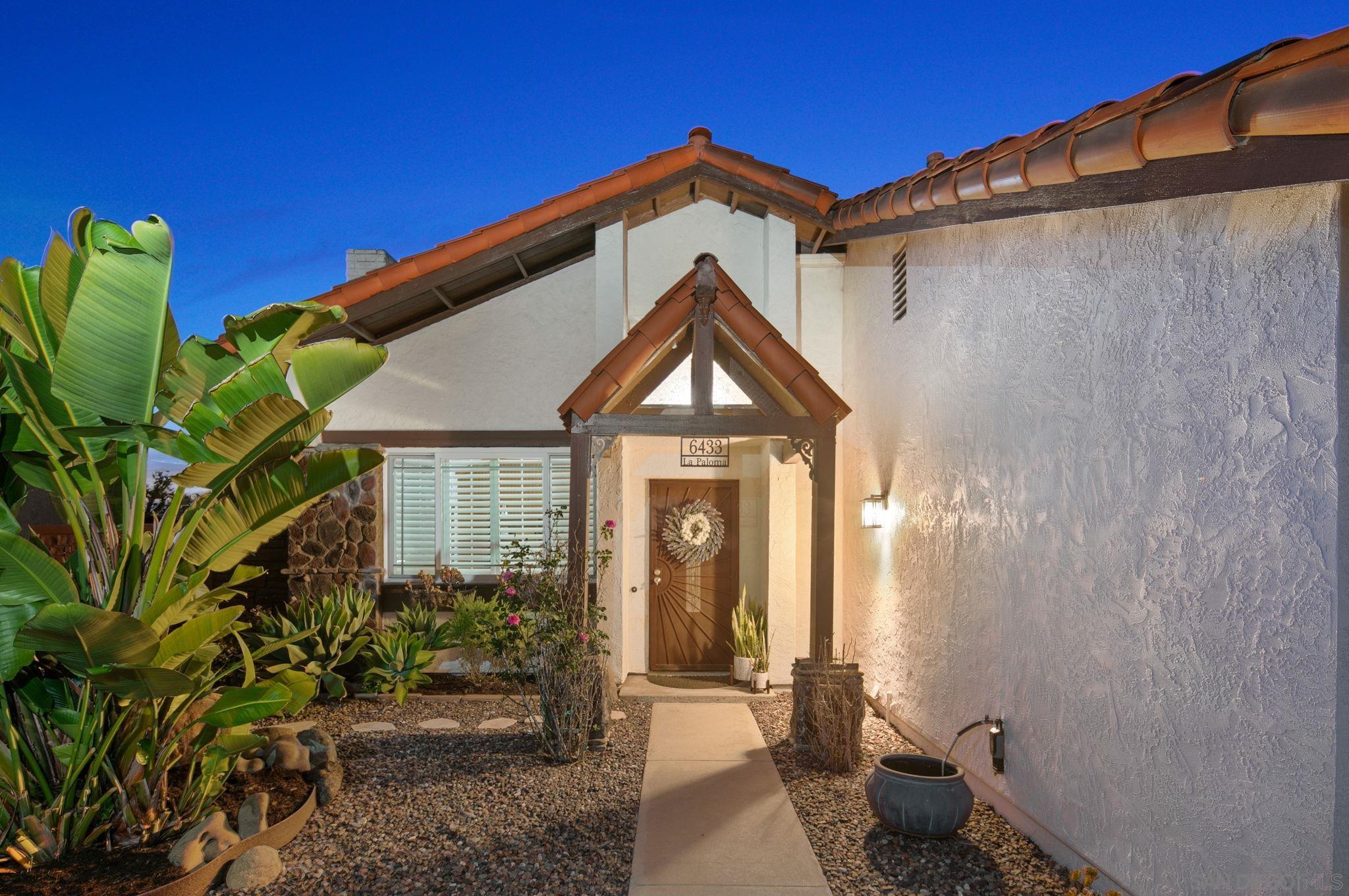 Detail Gallery Image 2 of 59 For 6433  La Paloma St, Carlsbad,  CA 92009 - 4 Beds | 3 Baths