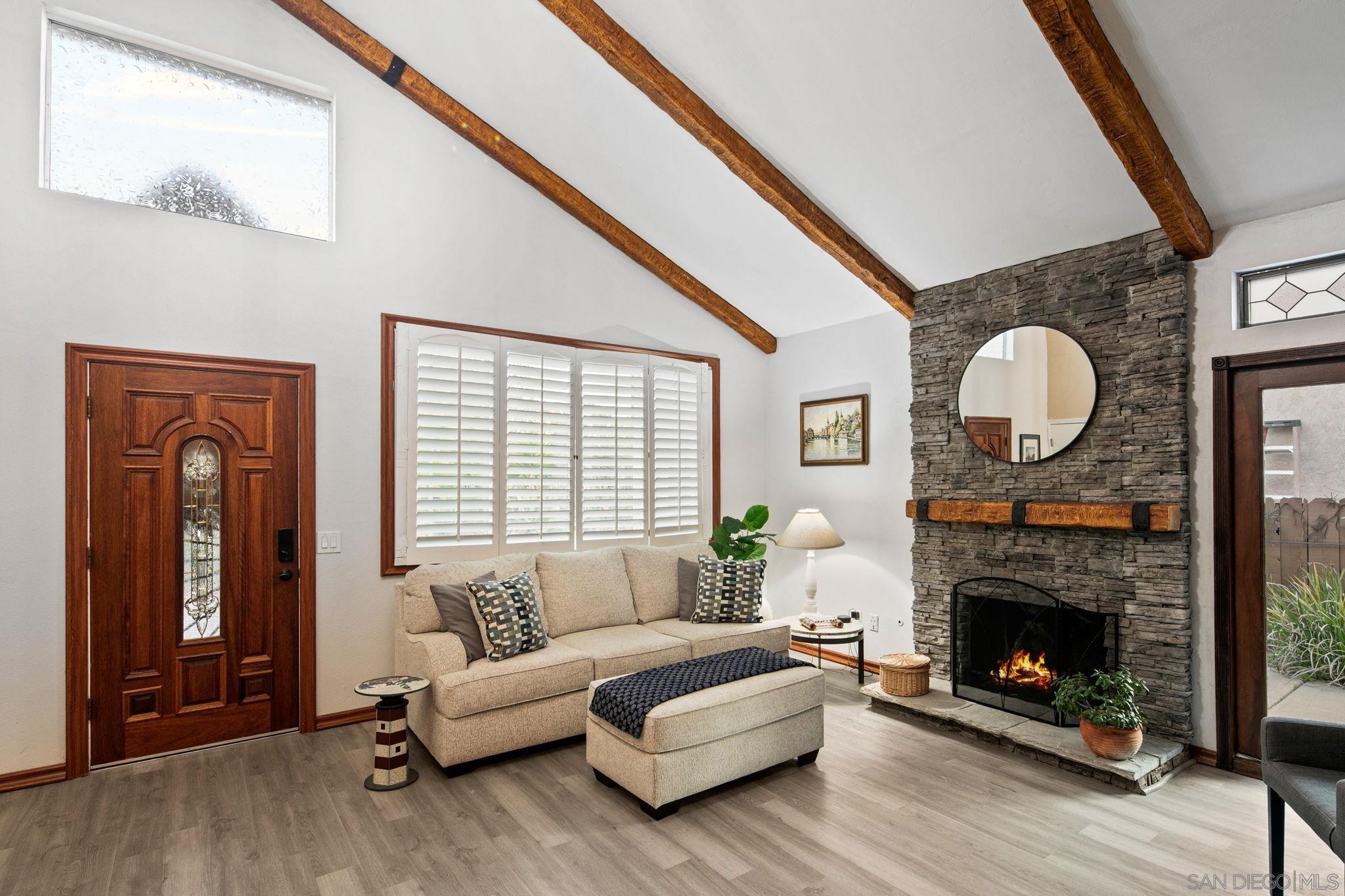 Detail Gallery Image 12 of 59 For 6433  La Paloma St, Carlsbad,  CA 92009 - 4 Beds | 3 Baths