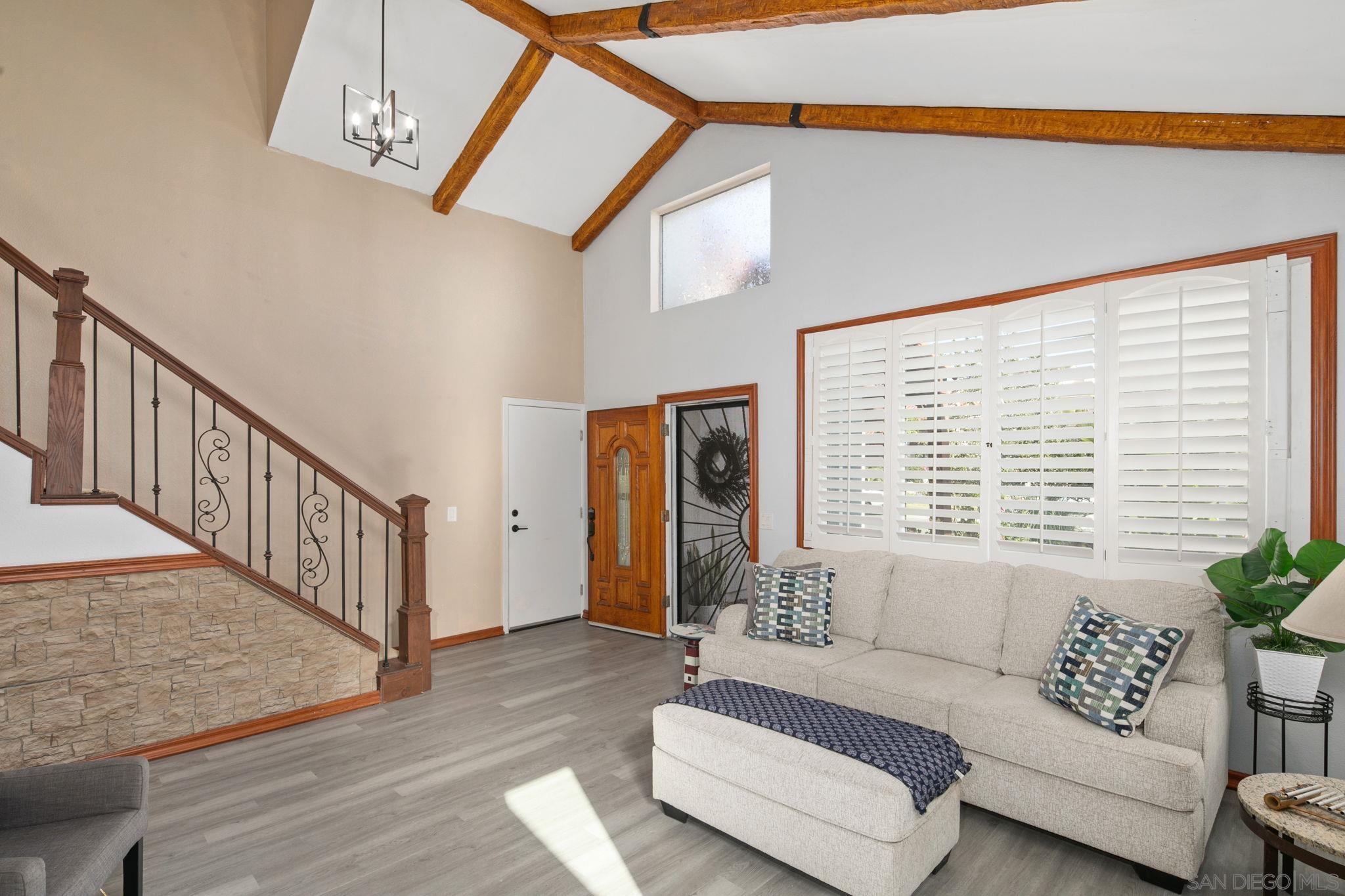 Detail Gallery Image 13 of 59 For 6433  La Paloma St, Carlsbad,  CA 92009 - 4 Beds | 3 Baths