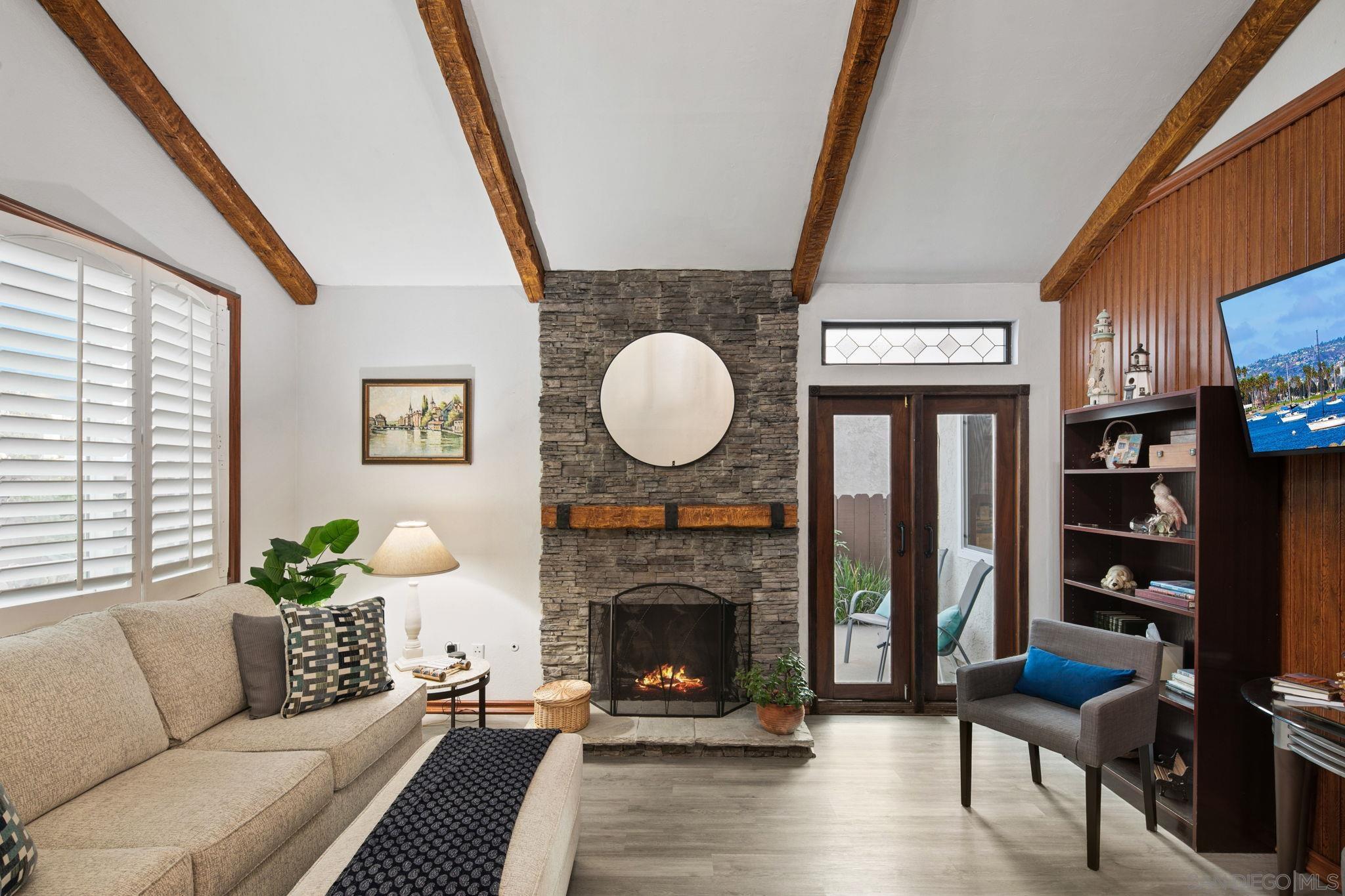 Detail Gallery Image 14 of 59 For 6433  La Paloma St, Carlsbad,  CA 92009 - 4 Beds | 3 Baths