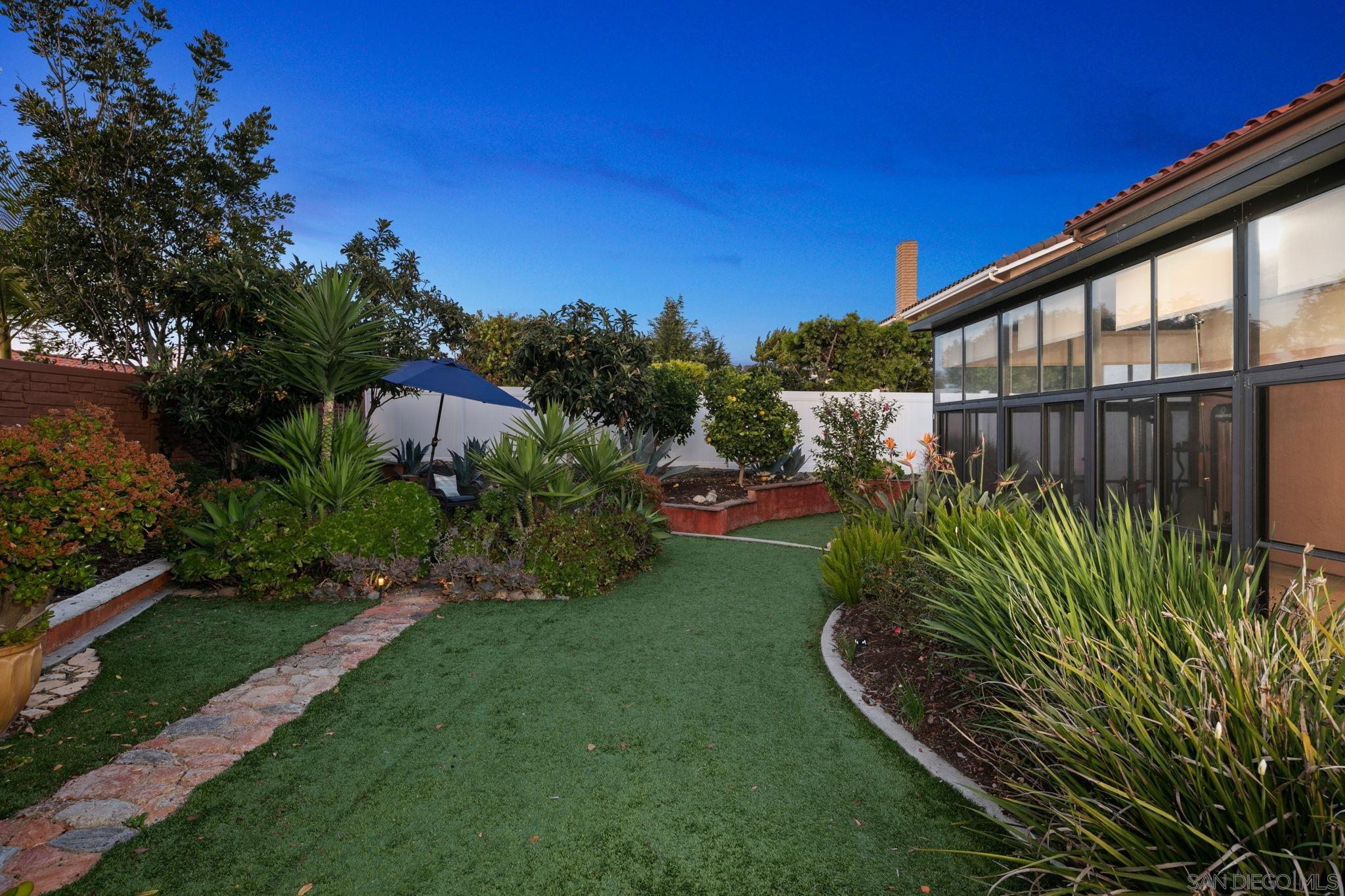 Detail Gallery Image 32 of 59 For 6433  La Paloma St, Carlsbad,  CA 92009 - 4 Beds | 3 Baths