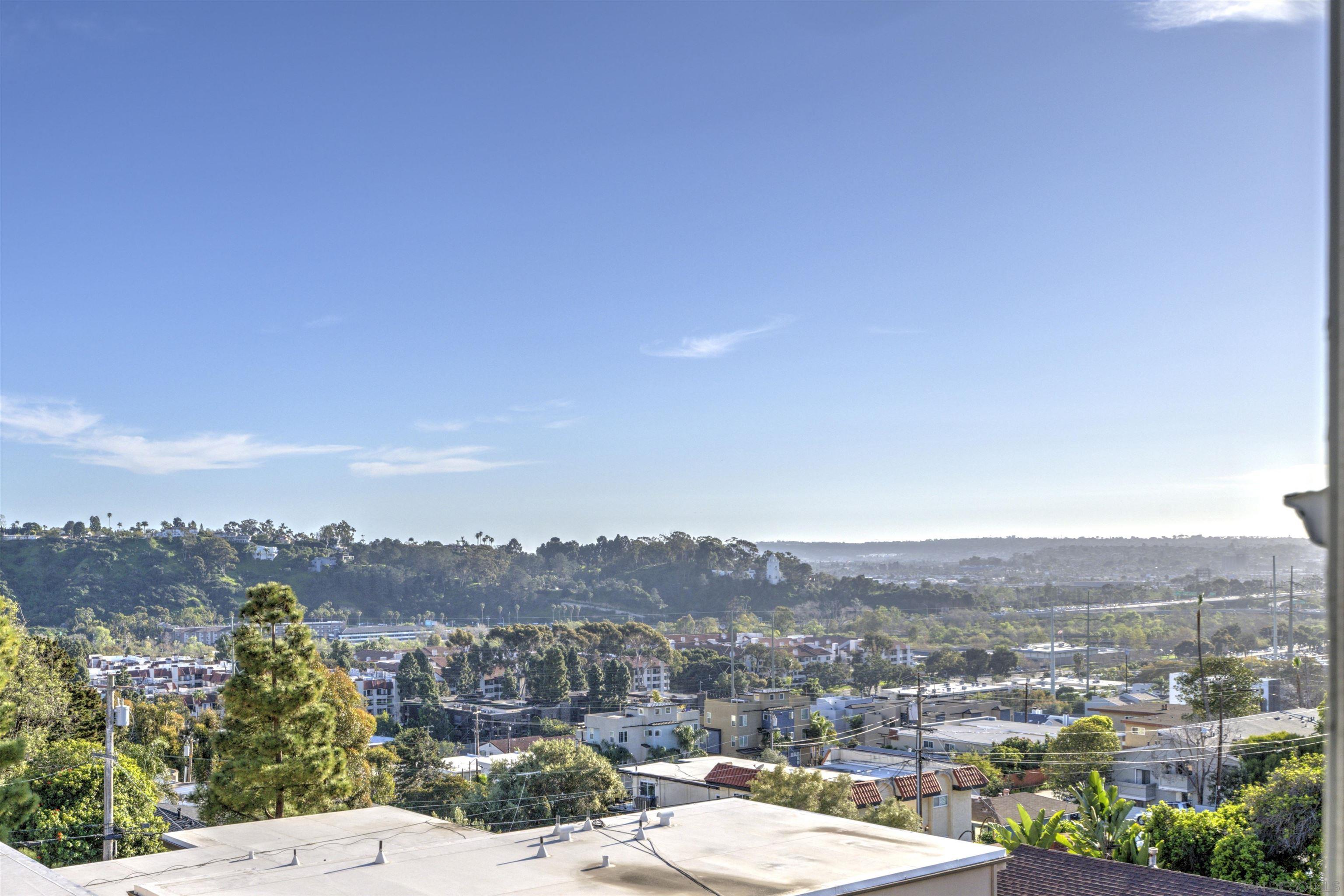 Detail Gallery Image 3 of 11 For 5949  Mildred St  #4,  San Diego,  CA 92110 - 2 Beds | 1/1 Baths