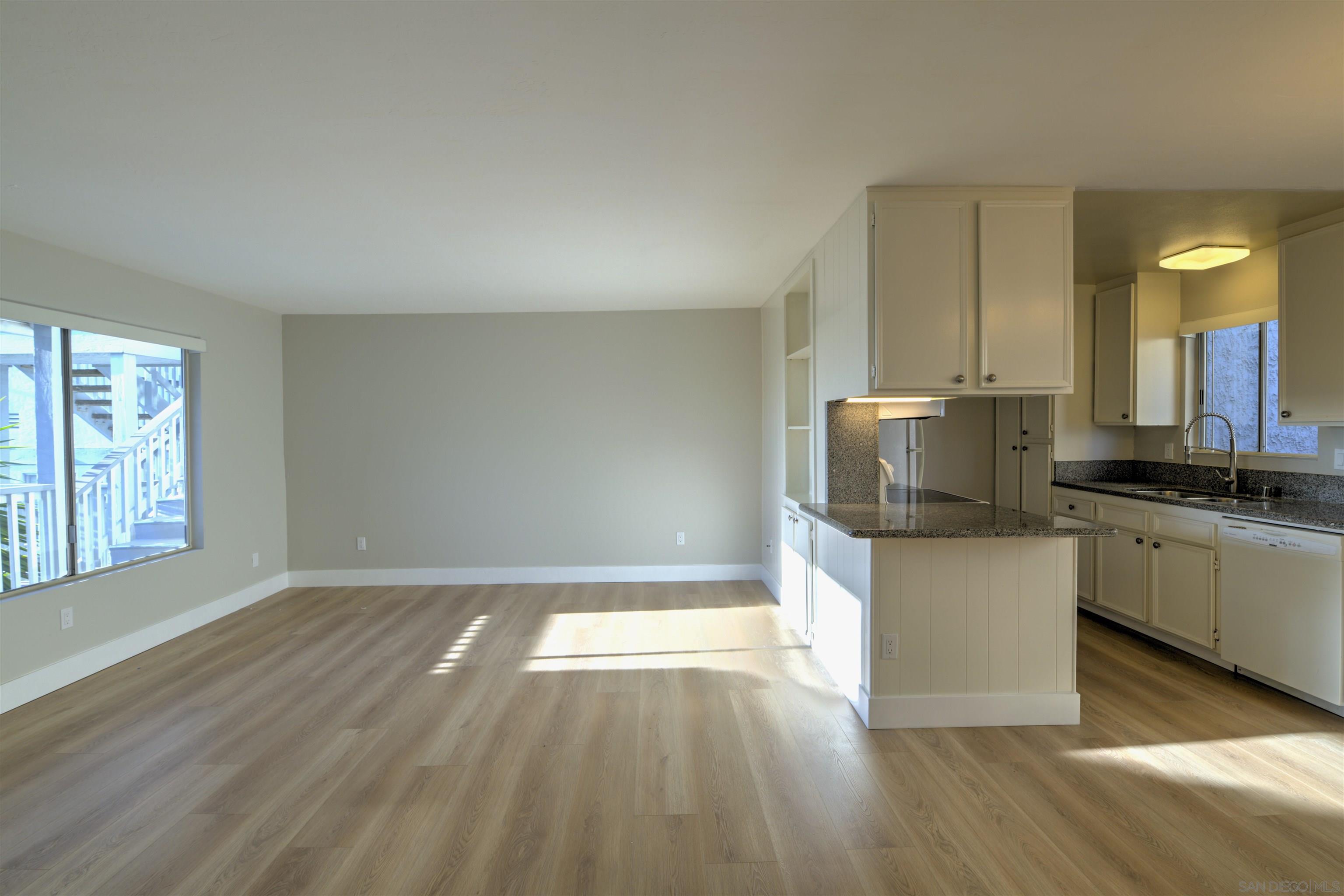 Detail Gallery Image 7 of 11 For 5949  Mildred St  #4,  San Diego,  CA 92110 - 2 Beds | 1/1 Baths