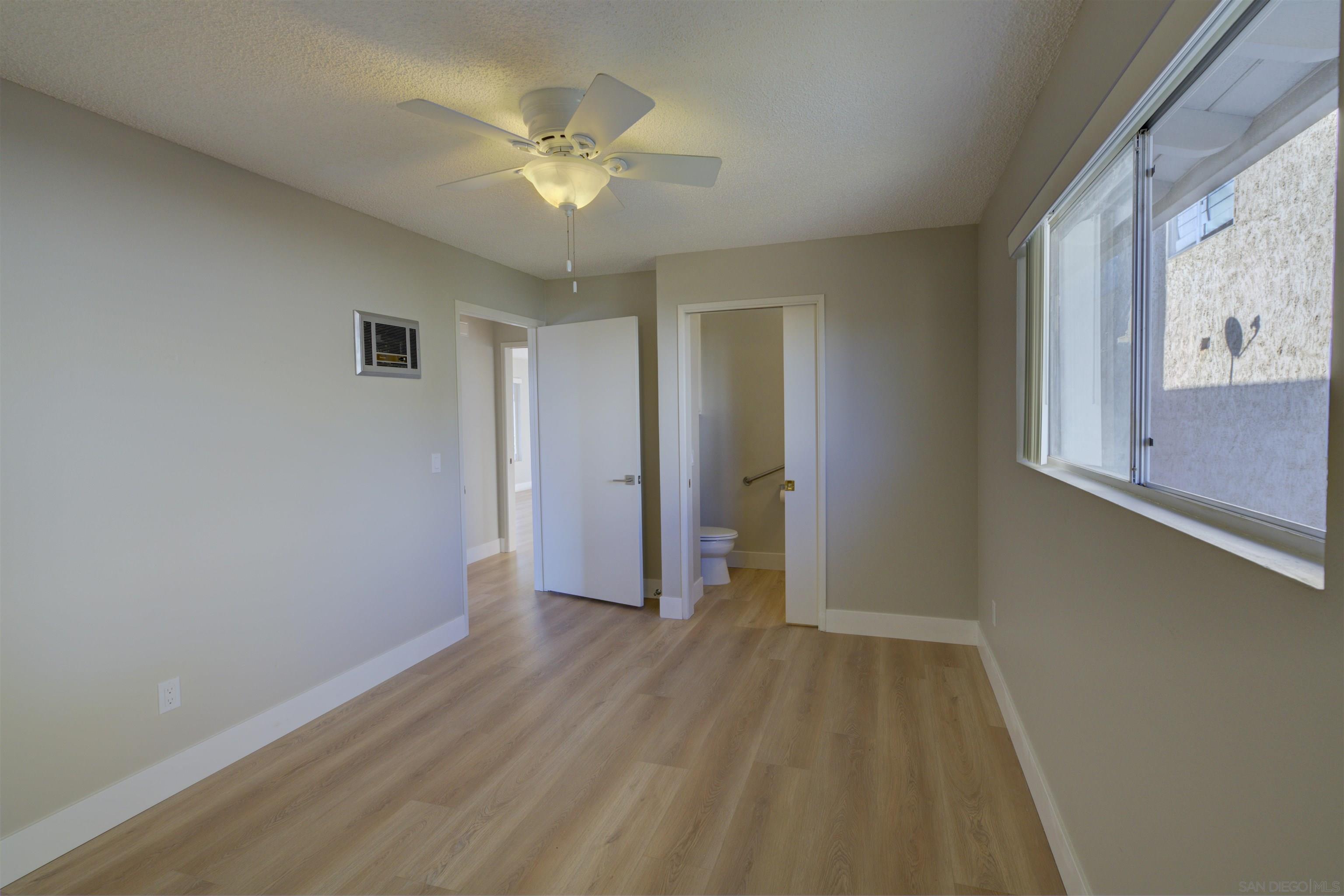 Detail Gallery Image 8 of 11 For 5949  Mildred St  #4,  San Diego,  CA 92110 - 2 Beds | 1/1 Baths