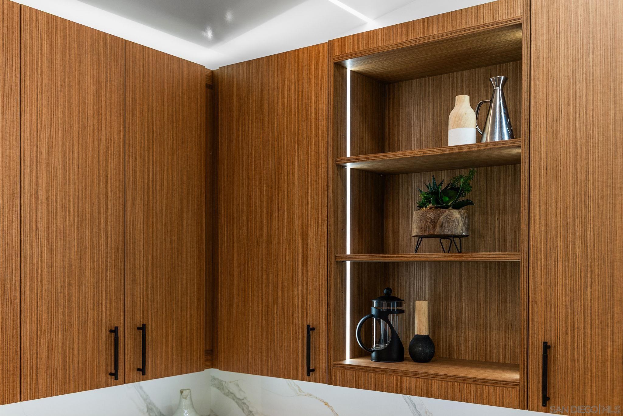 Detail Gallery Image 10 of 34 For 2729  Gobat Ave, San Diego,  CA 92122 - 3 Beds | 2 Baths