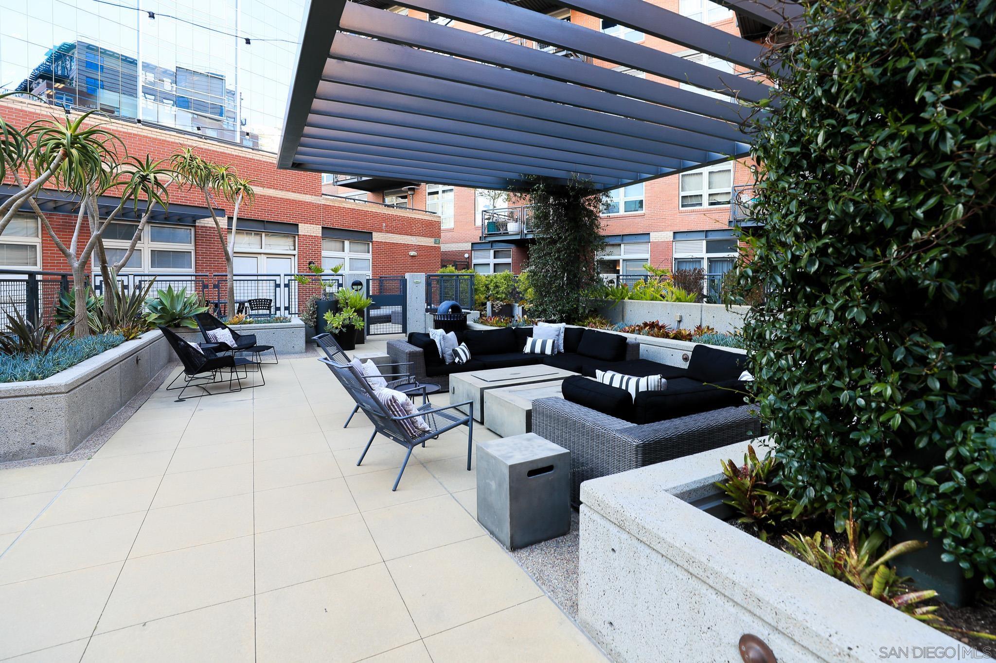 Detail Gallery Image 3 of 34 For 877  Island Ave  102, San Diego,  CA 92101 - 1 Beds | 1 Baths