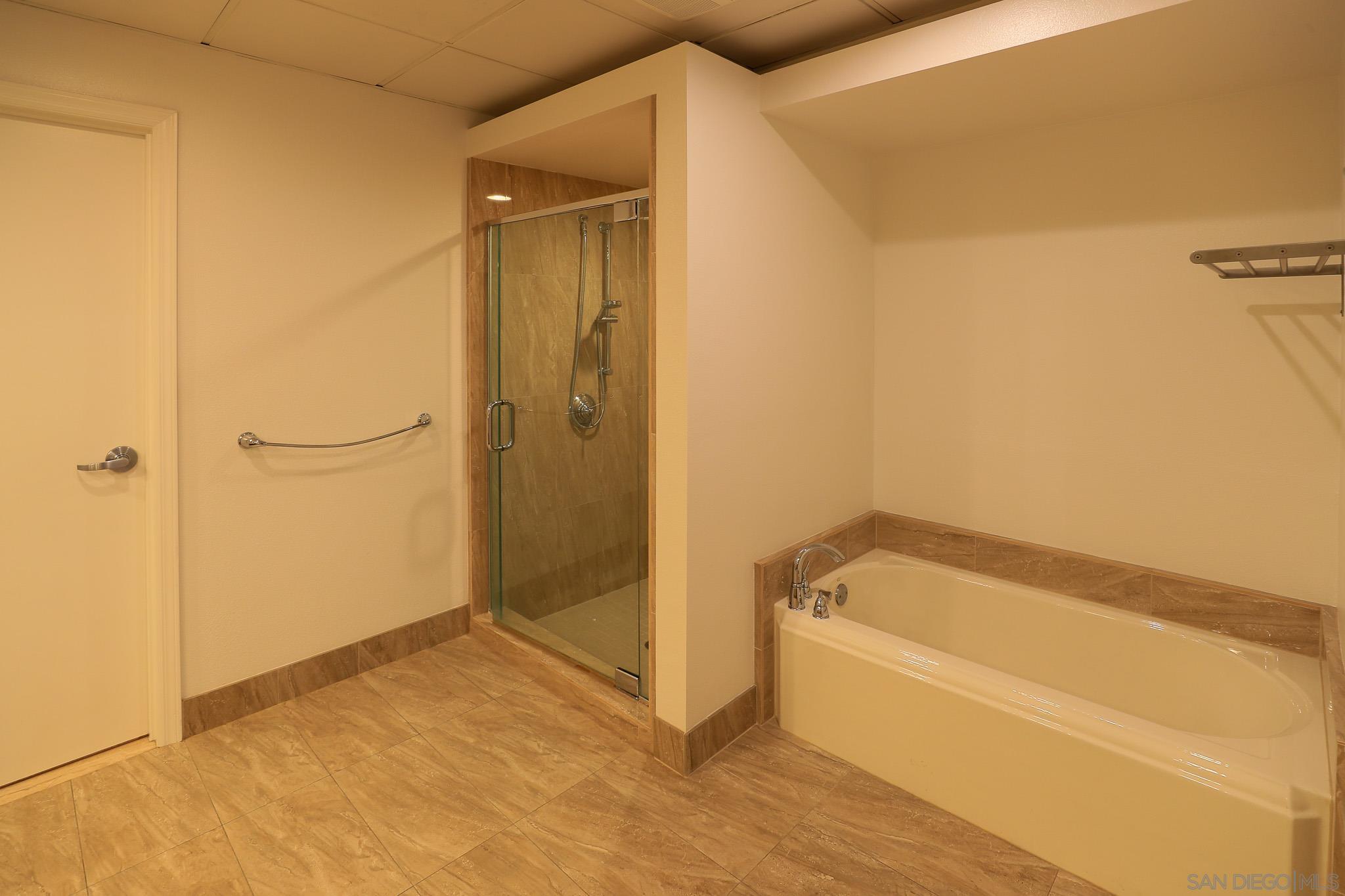 Detail Gallery Image 30 of 34 For 877  Island Ave  102, San Diego,  CA 92101 - 1 Beds | 1 Baths