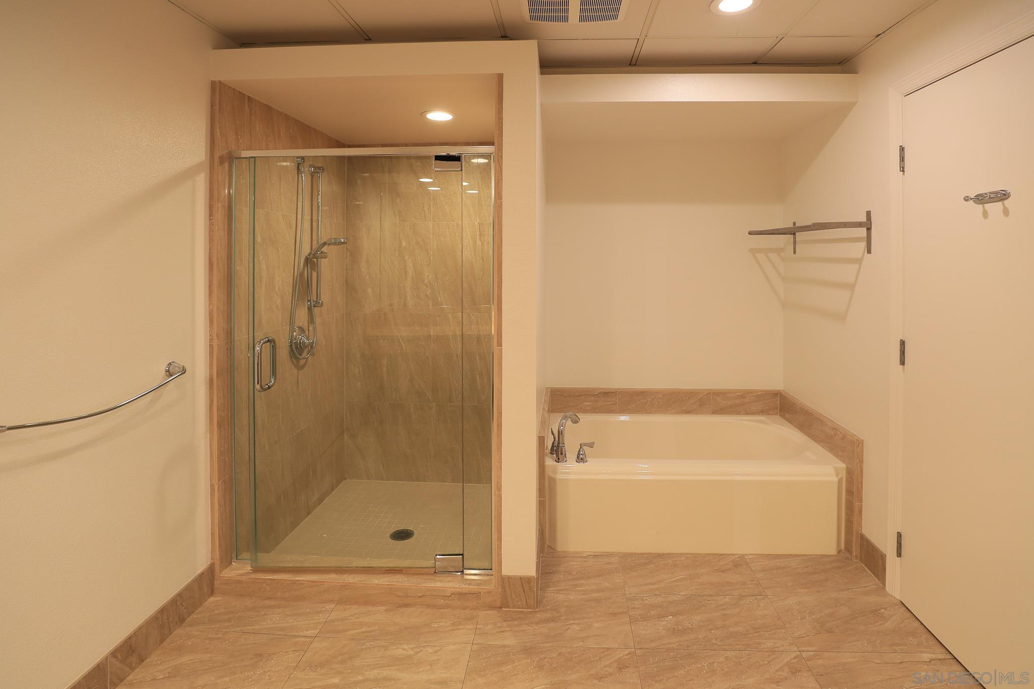 Detail Gallery Image 31 of 34 For 877  Island Ave  102, San Diego,  CA 92101 - 1 Beds | 1 Baths