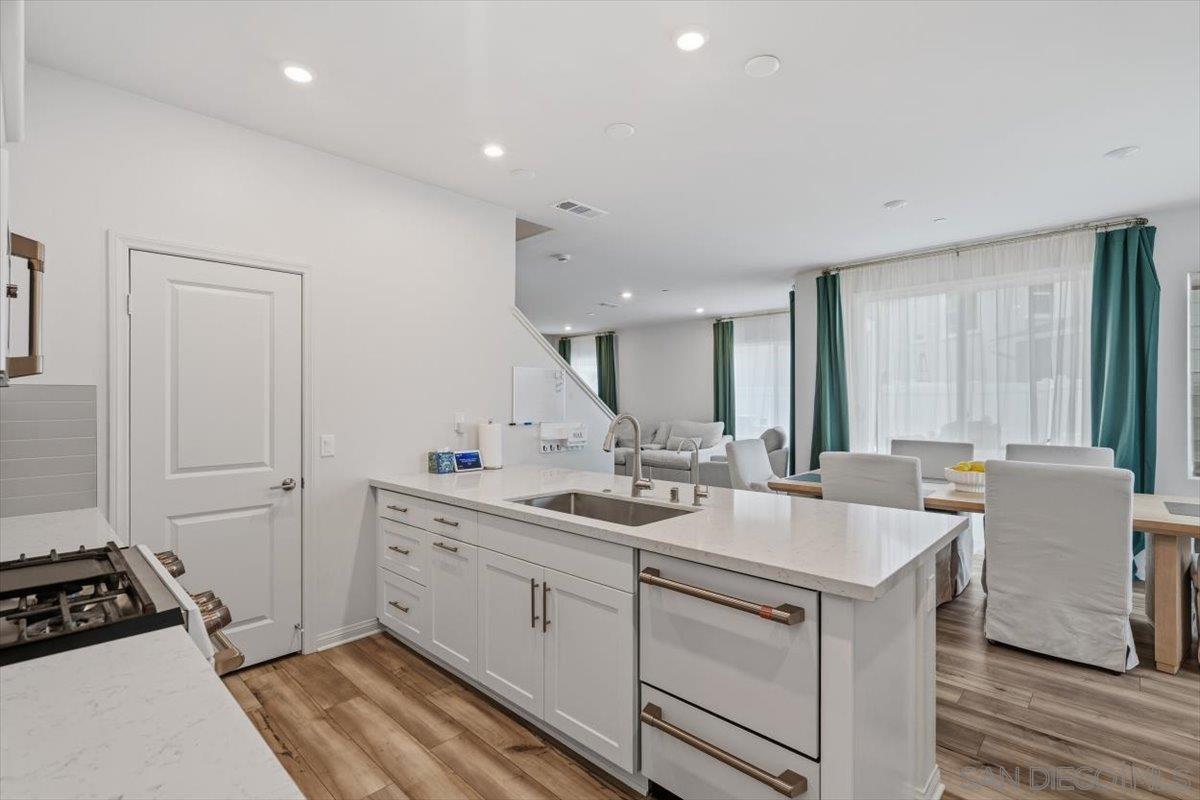 Detail Gallery Image 11 of 45 For 1521  Meriwood Way, Vista,  CA 92083 - 4 Beds | 2/1 Baths