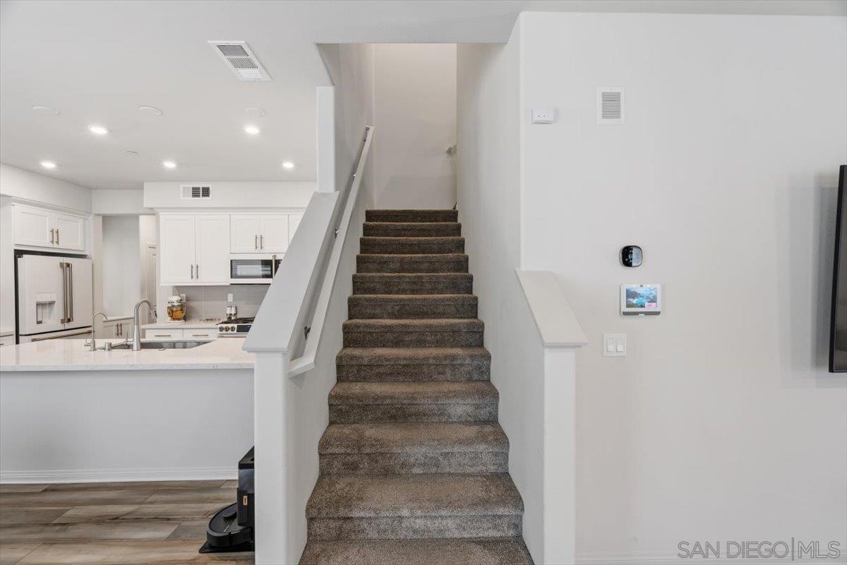 Detail Gallery Image 17 of 45 For 1521  Meriwood Way, Vista,  CA 92083 - 4 Beds | 2/1 Baths
