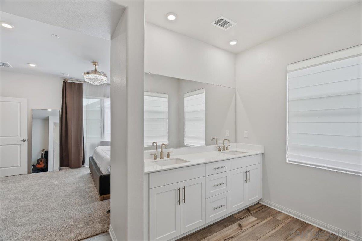 Detail Gallery Image 20 of 45 For 1521  Meriwood Way, Vista,  CA 92083 - 4 Beds | 2/1 Baths