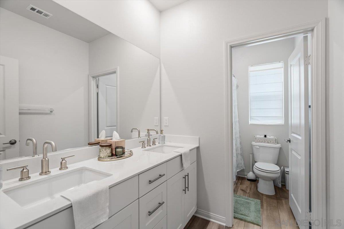 Detail Gallery Image 22 of 45 For 1521  Meriwood Way, Vista,  CA 92083 - 4 Beds | 2/1 Baths