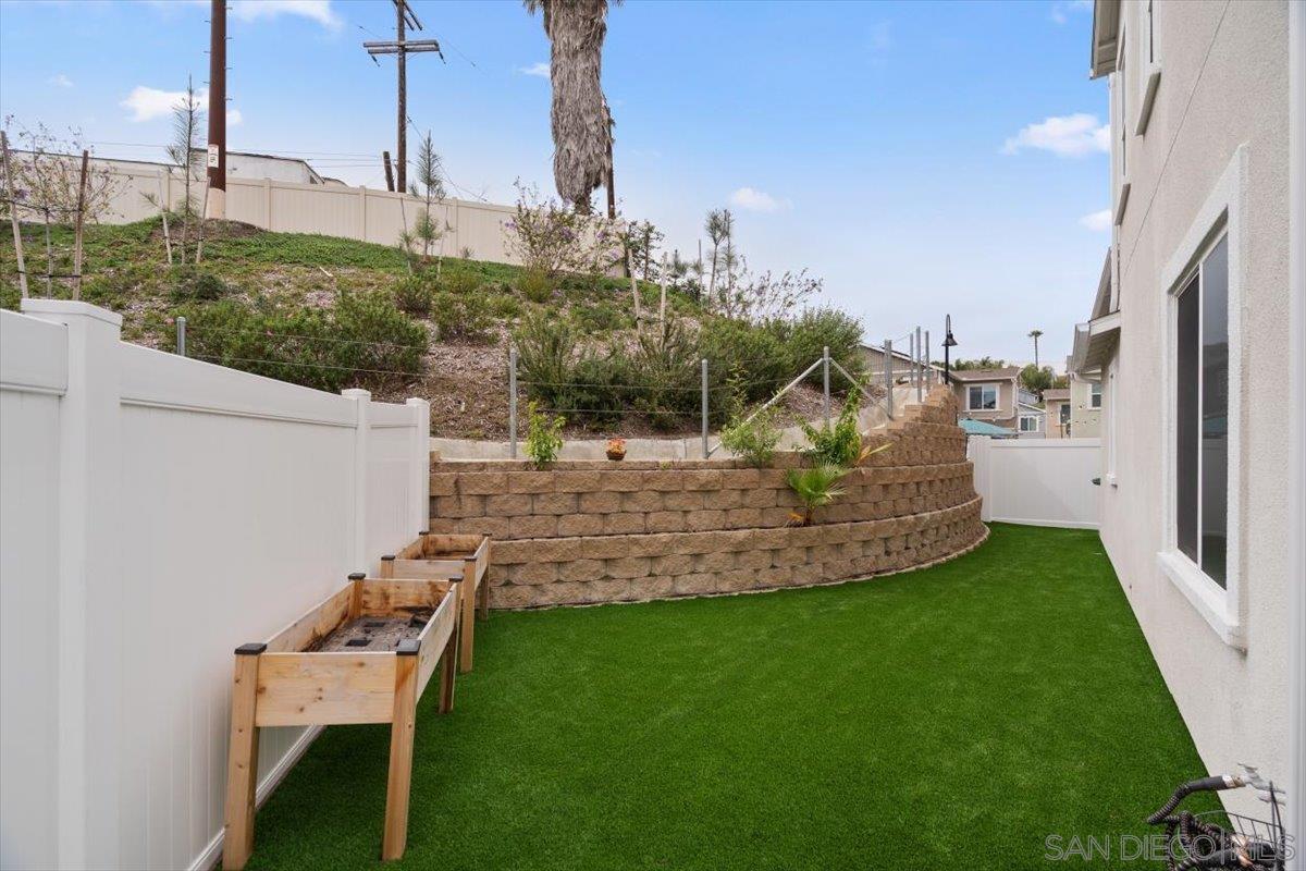 Detail Gallery Image 34 of 45 For 1521  Meriwood Way, Vista,  CA 92083 - 4 Beds | 2/1 Baths