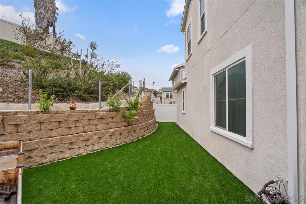 Detail Gallery Image 35 of 45 For 1521  Meriwood Way, Vista,  CA 92083 - 4 Beds | 2/1 Baths