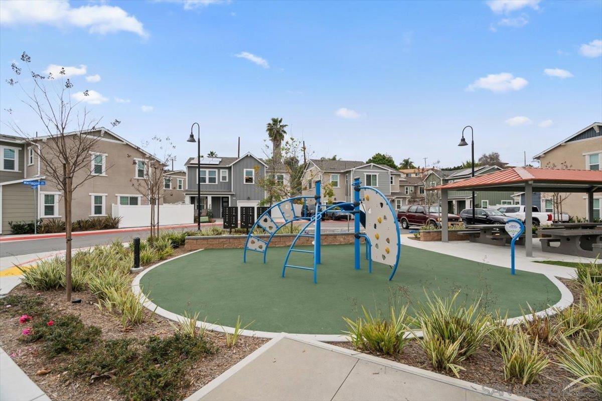 Detail Gallery Image 44 of 45 For 1521  Meriwood Way, Vista,  CA 92083 - 4 Beds | 2/1 Baths