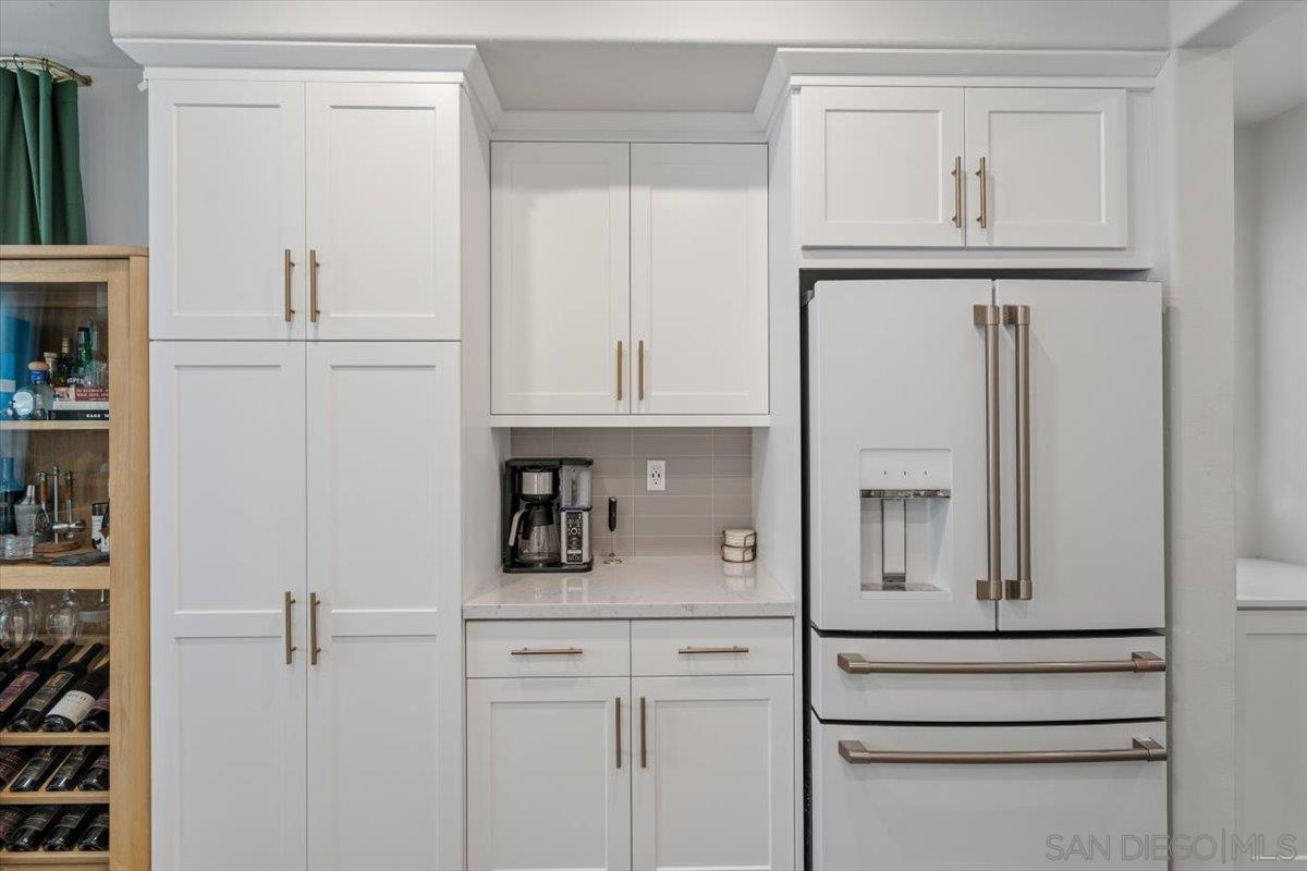 Detail Gallery Image 9 of 45 For 1521  Meriwood Way, Vista,  CA 92083 - 4 Beds | 2/1 Baths