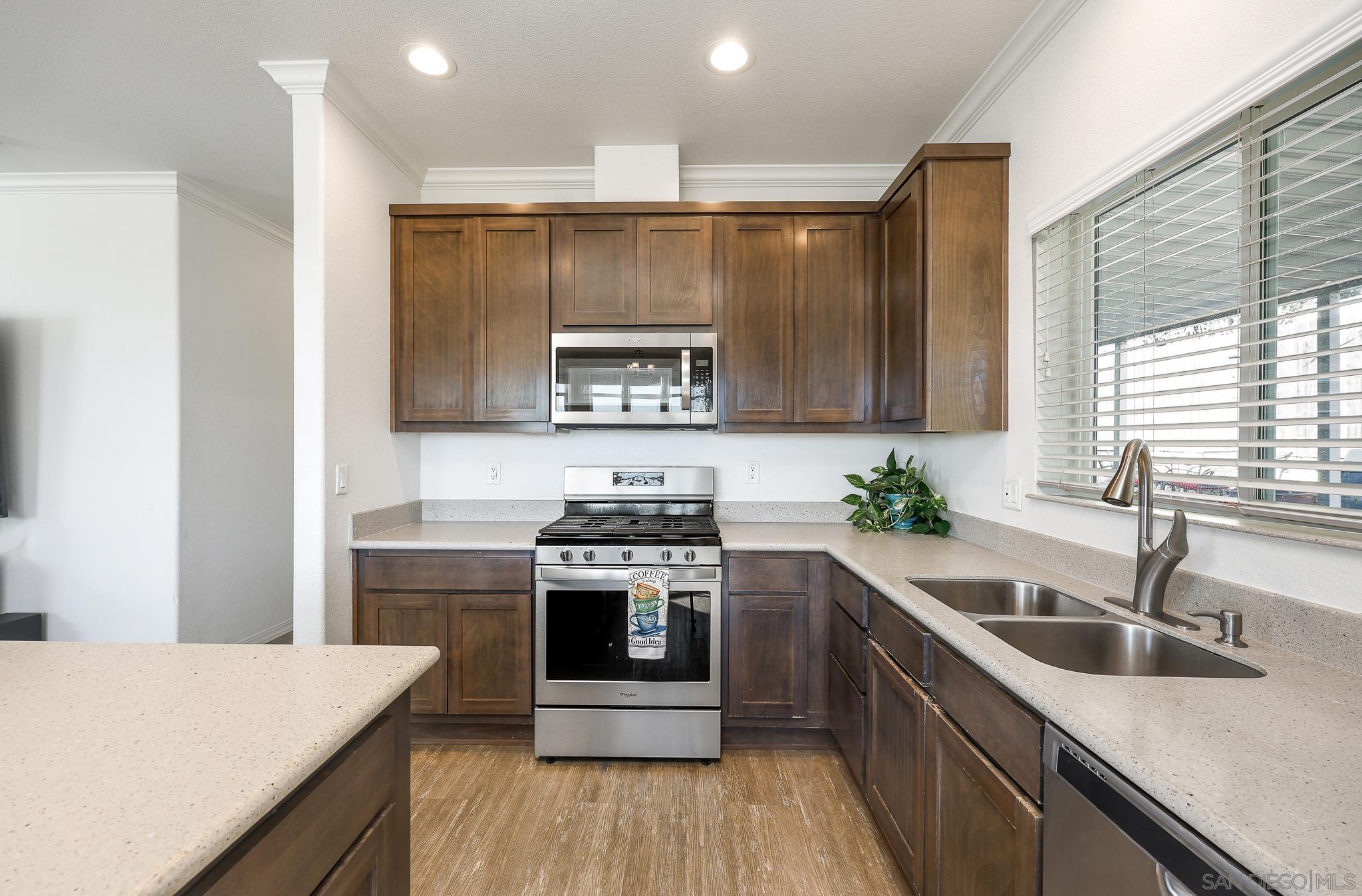 Detail Gallery Image 16 of 37 For 250  La Cresta Heights Rd  #SPC 12,  El Cajon,  CA 92021 - 3 Beds | 2 Baths