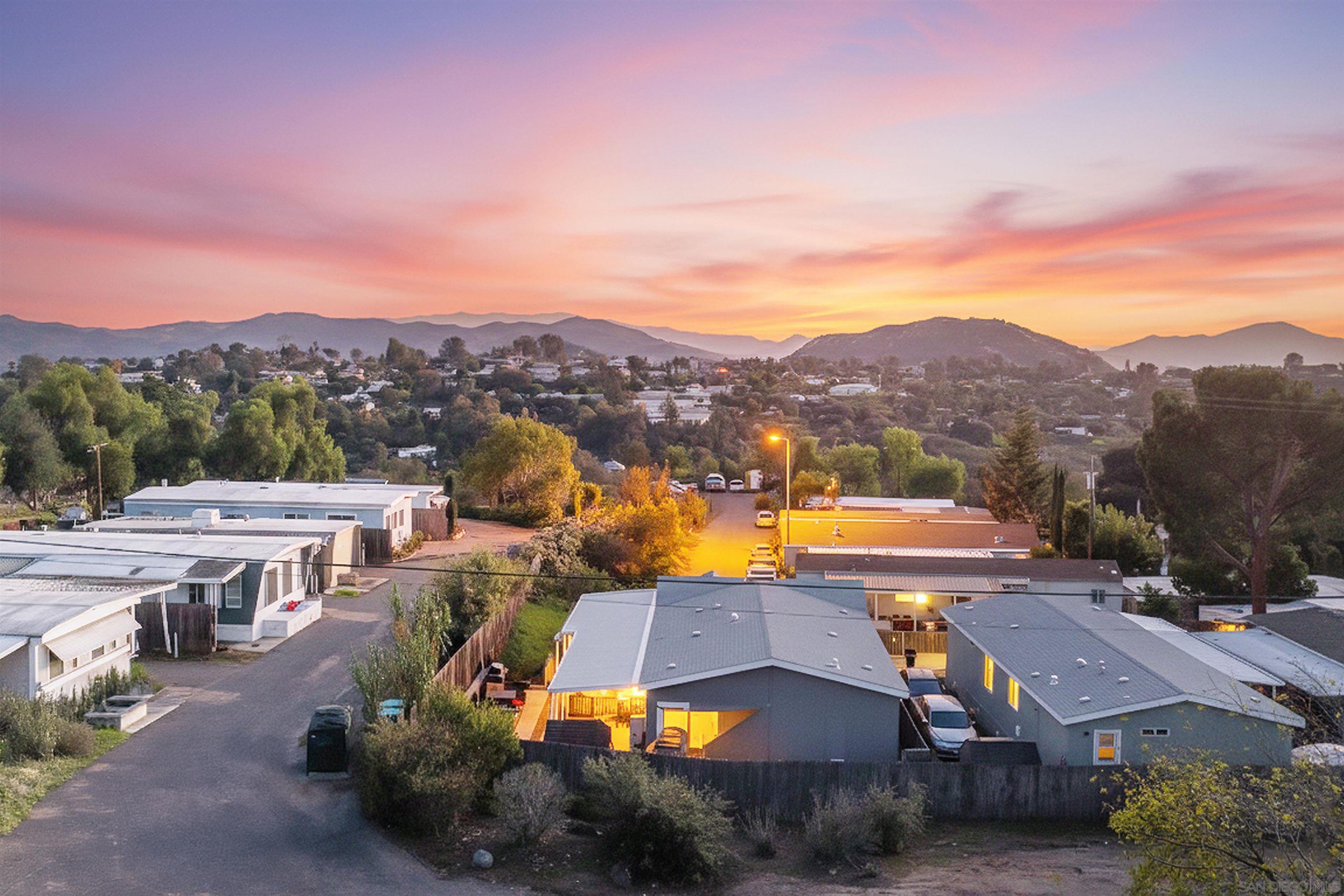 Detail Gallery Image 6 of 37 For 250  La Cresta Heights Rd  #SPC 12,  El Cajon,  CA 92021 - 3 Beds | 2 Baths