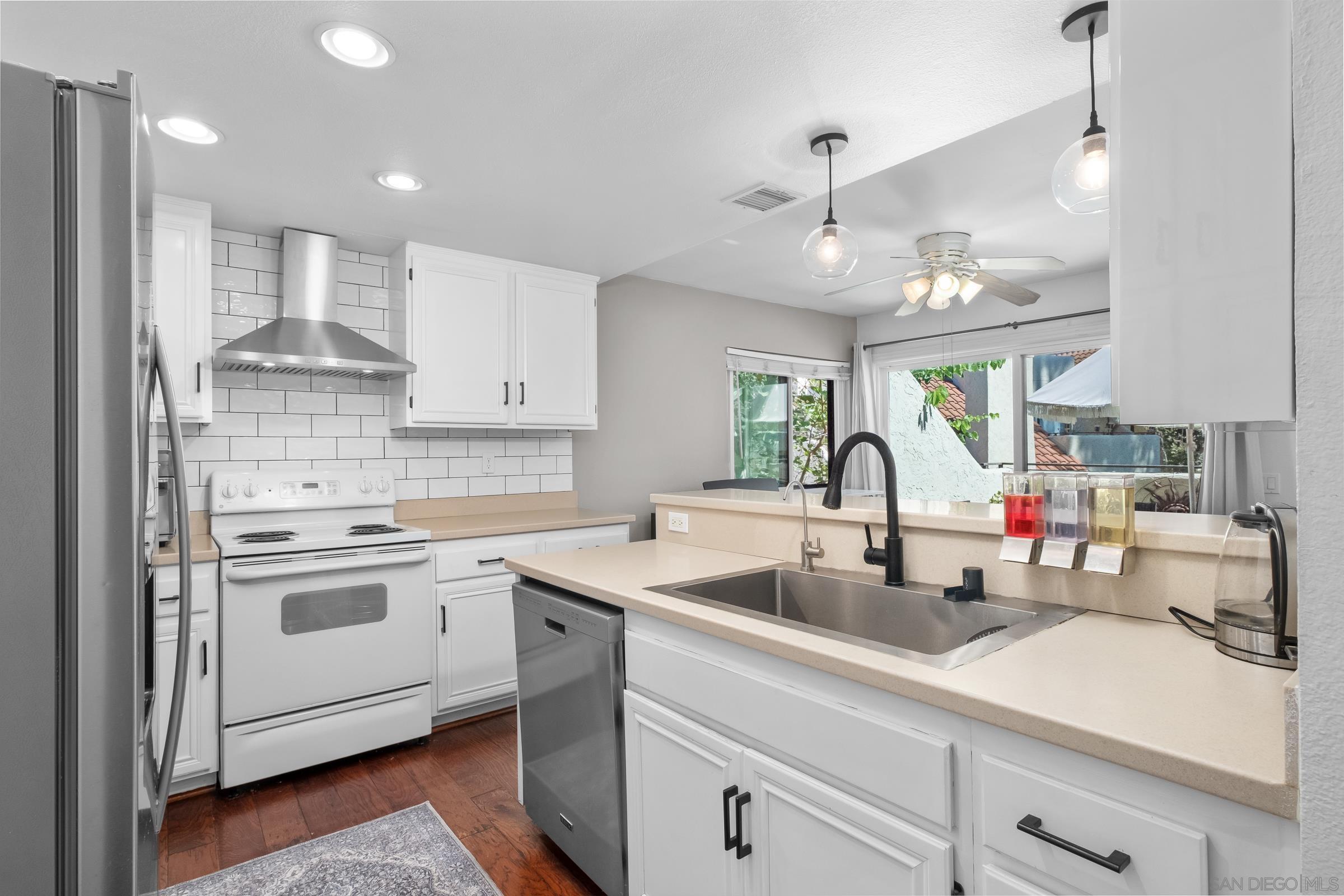 Detail Gallery Image 13 of 25 For 17885  Caminito Pinero  #255,  San Diego,  CA 92128 - 2 Beds | 2 Baths